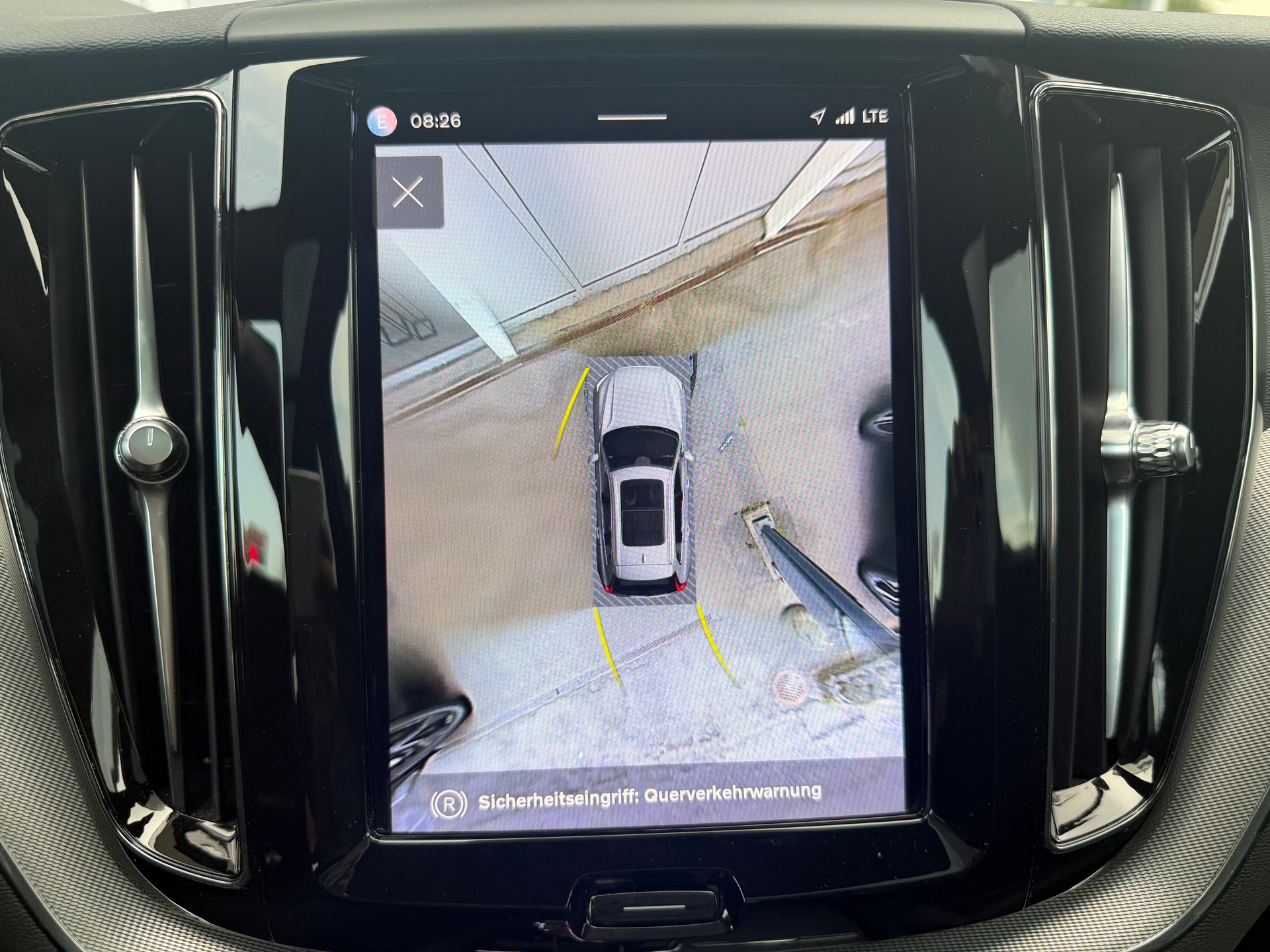 VOLVO XC60 T6 eAWD R-Design Geartronic-image-19