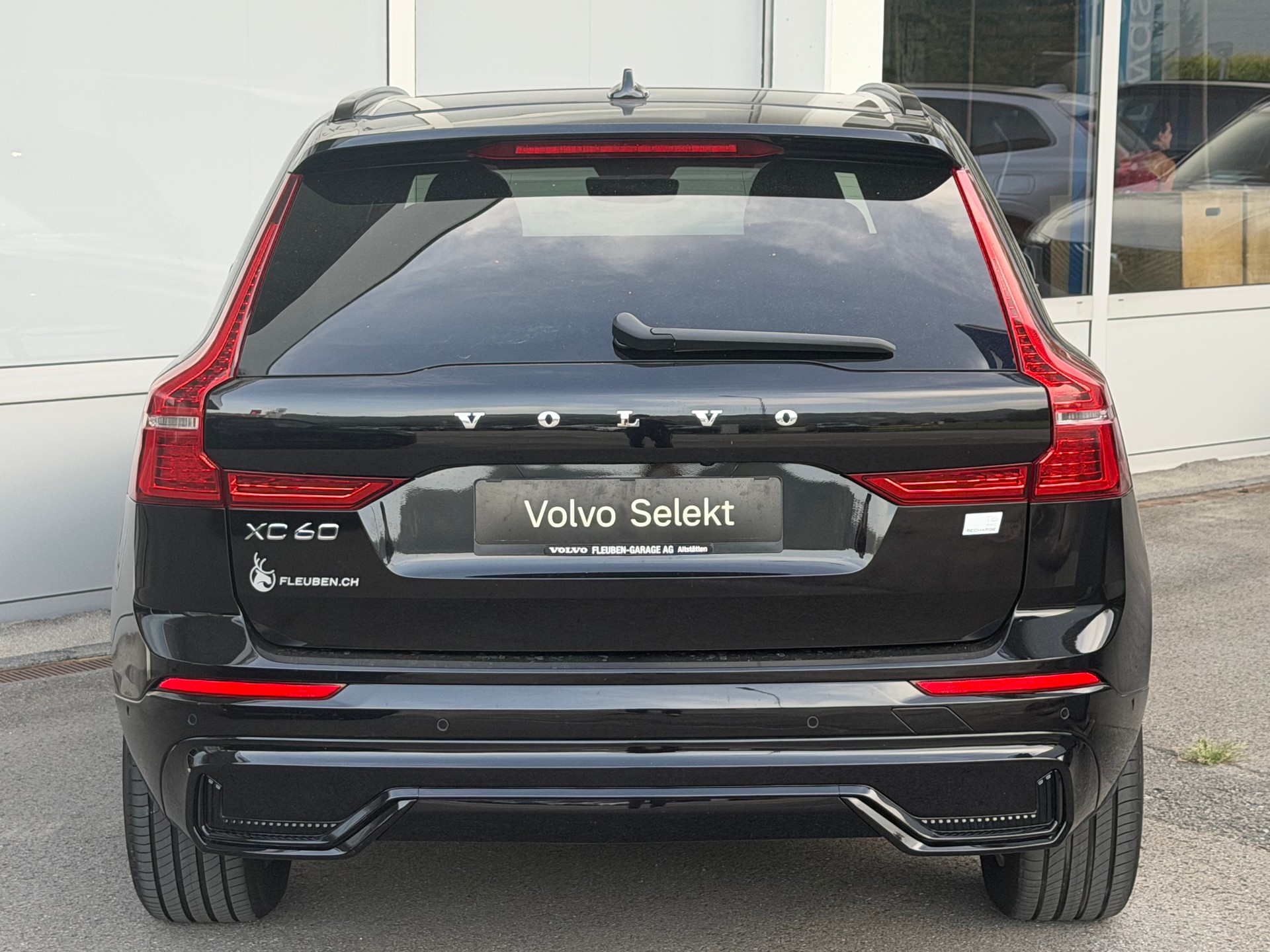 VOLVO XC60 T6 eAWD R-Design Geartronic-image-22