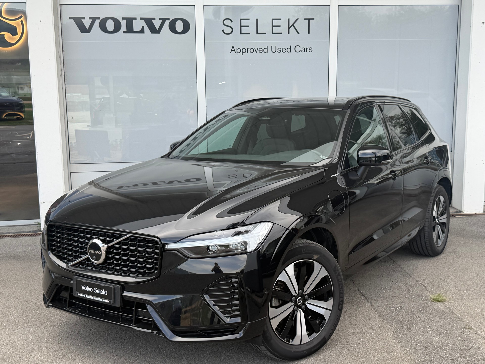 VOLVO XC60 T6 eAWD R-Design Geartronic-image-0