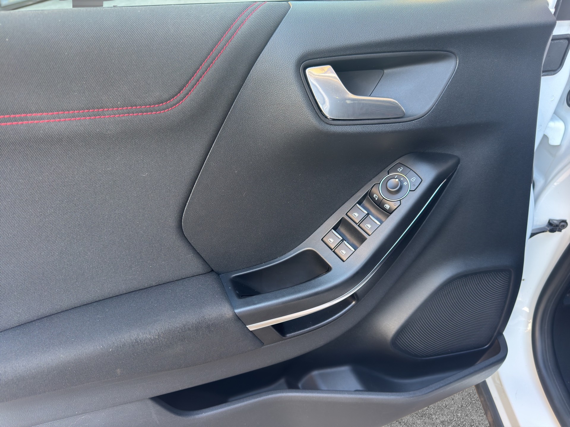 FORD Puma 1.0 EcoBosst ST-Line X Design Automat-image-11