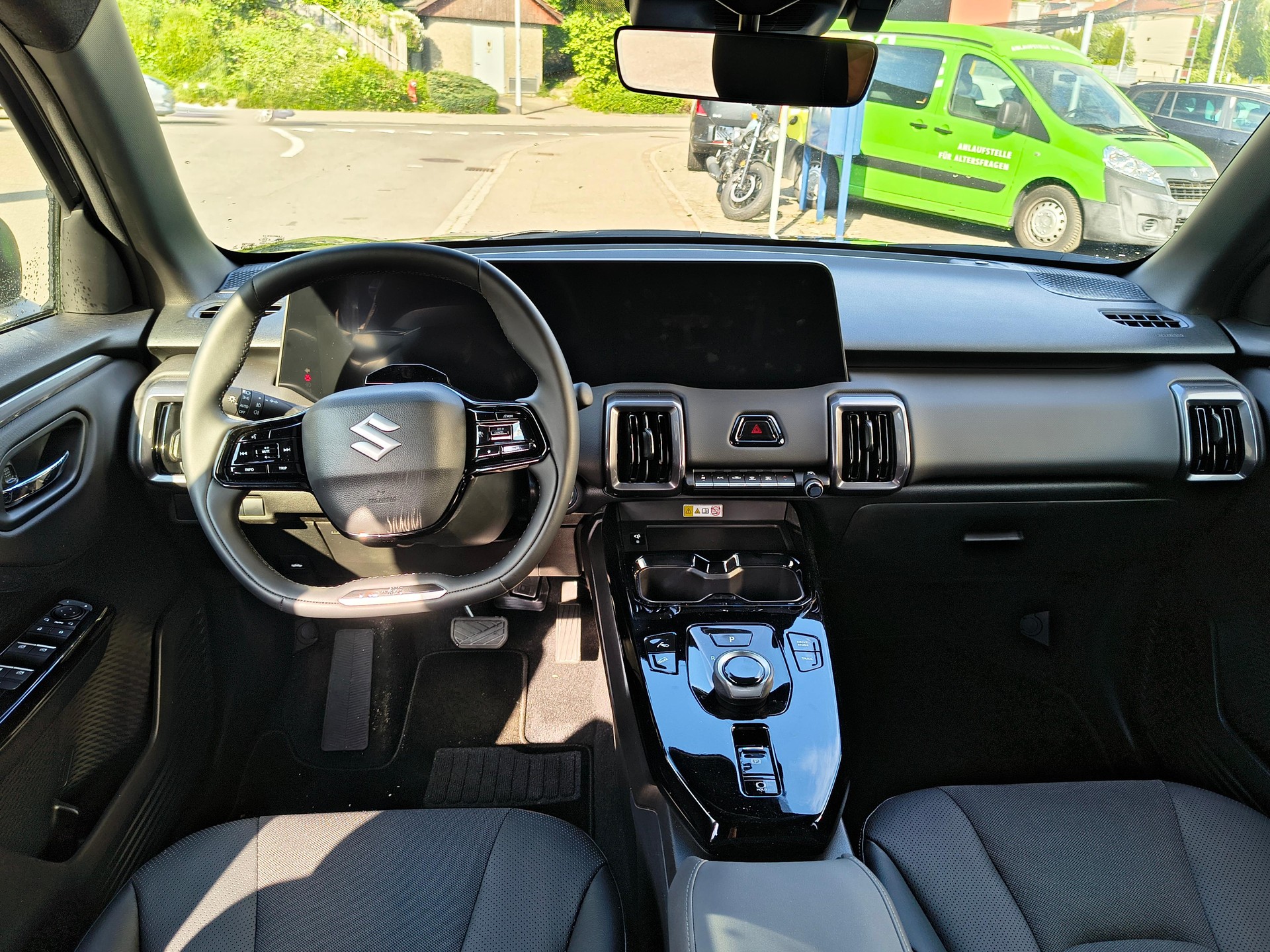 SUZUKI e Vitara Compact Top 4x4-image-5