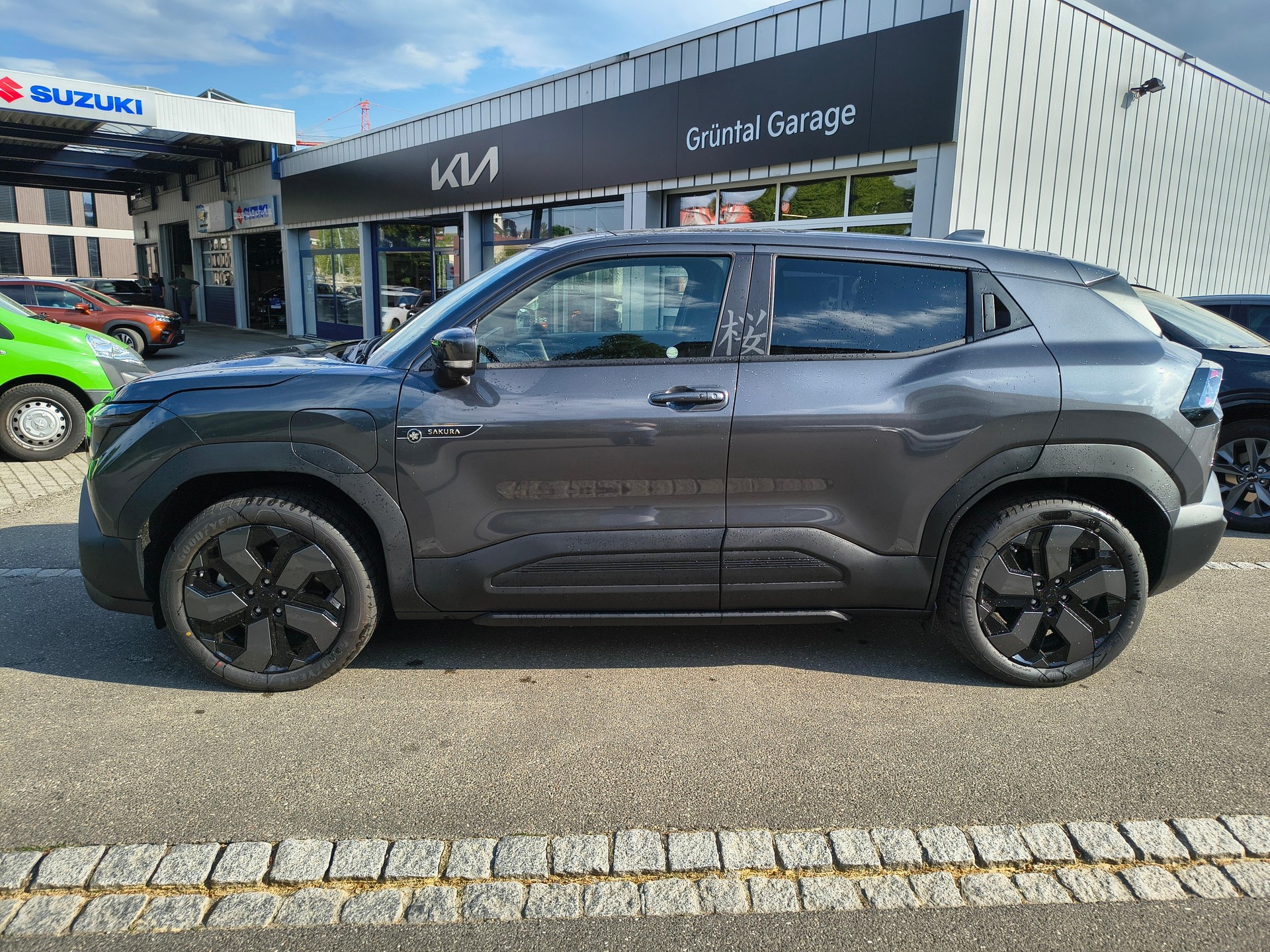 SUZUKI e Vitara Compact Top 4x4-image-1