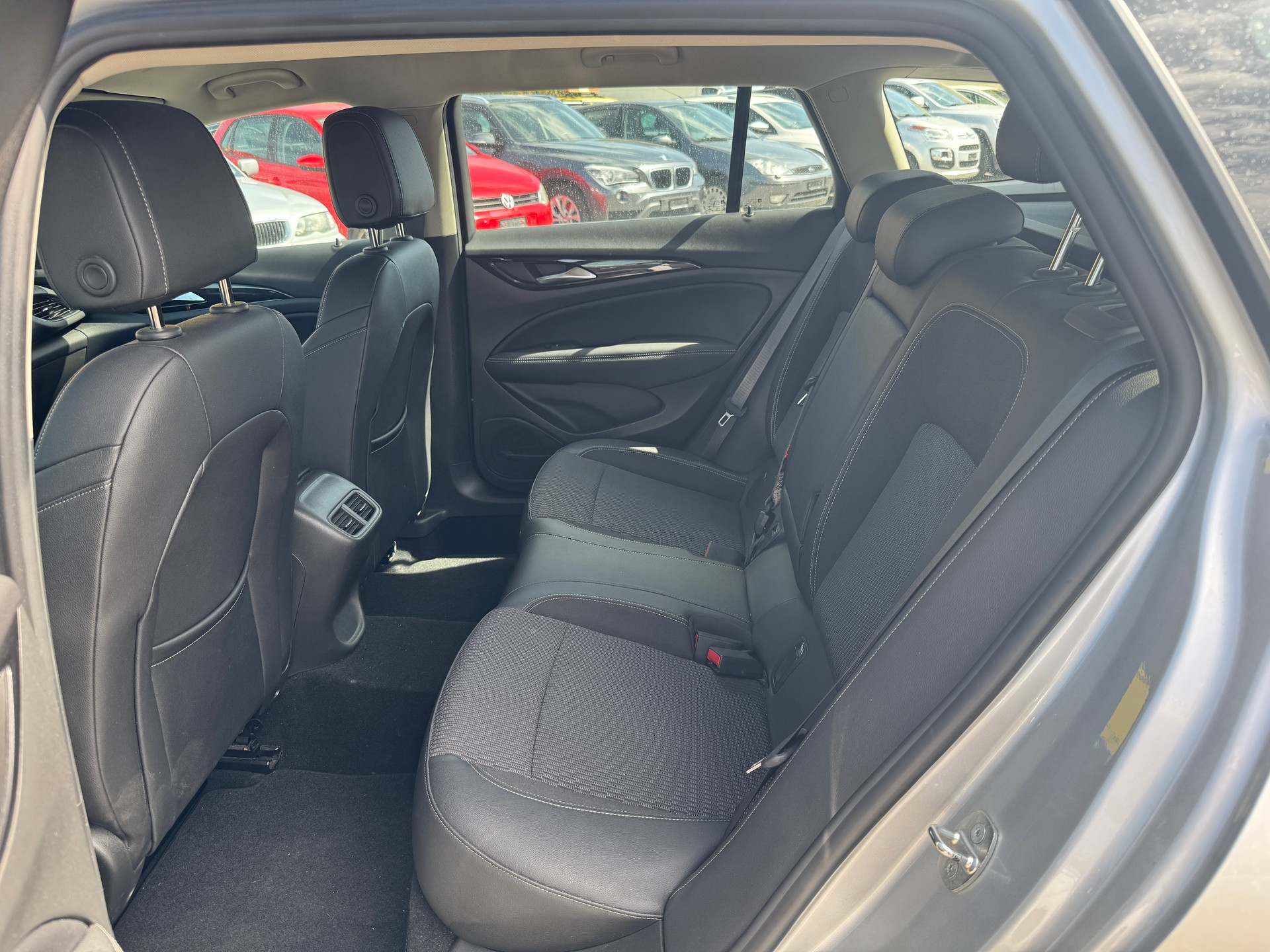 OPEL Insignia 1.5 CDTI Sports Tourer Elegance-image-9