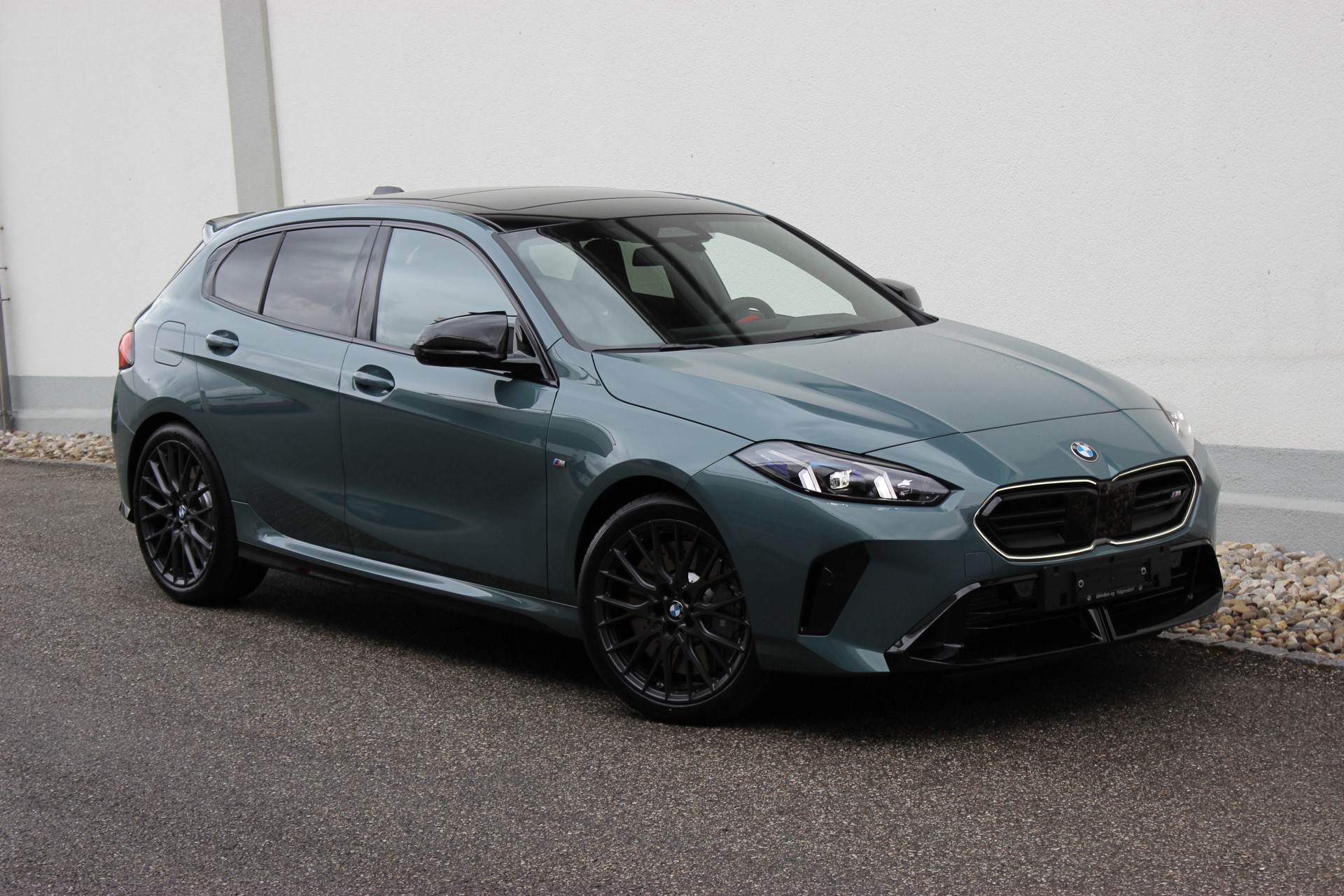 BMW M135 xDrive M Technik Paket Cape York Grün metallic *0.9%-LEASINGAKTION*