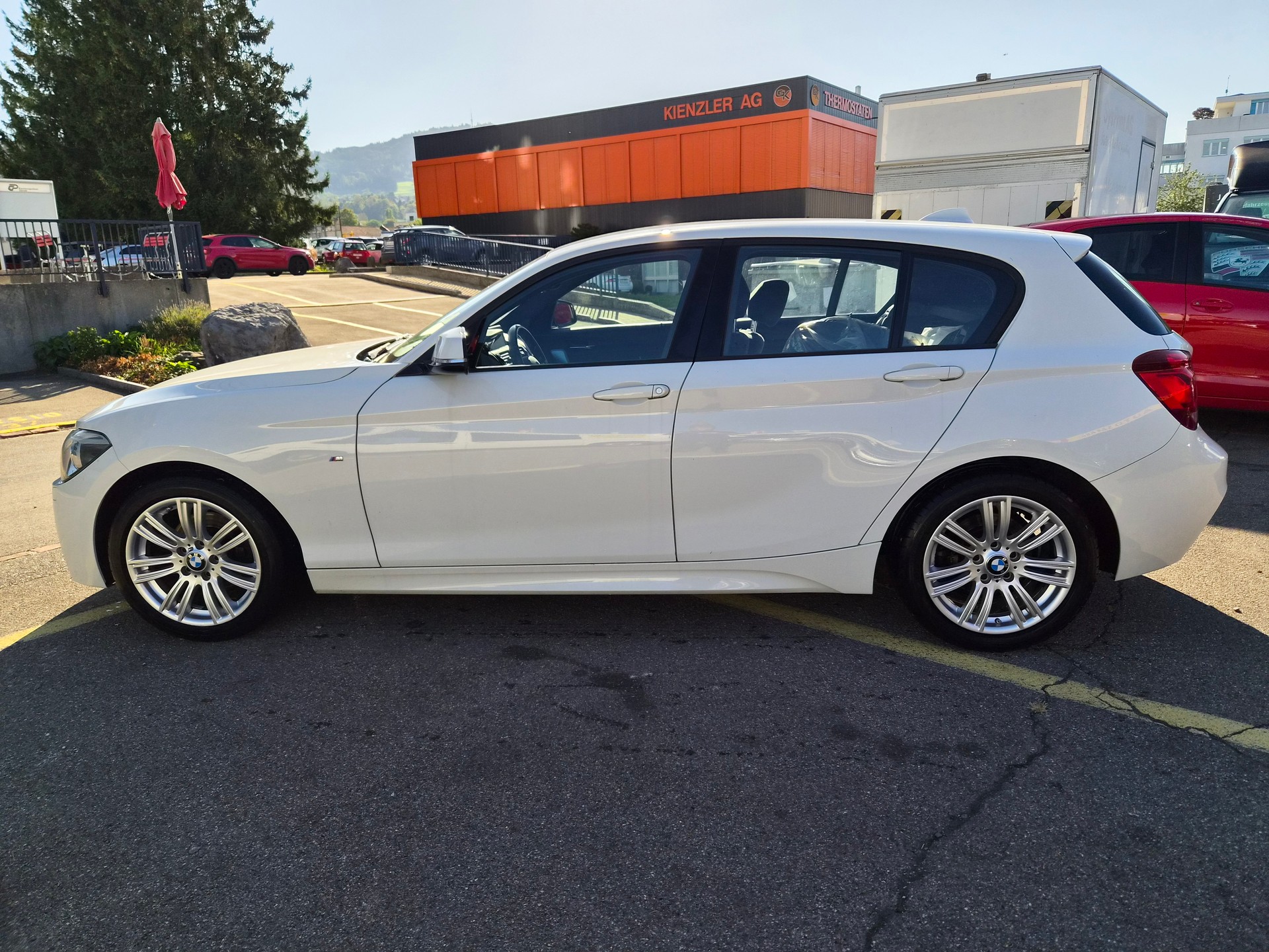 BMW 118d xDrive-image-3
