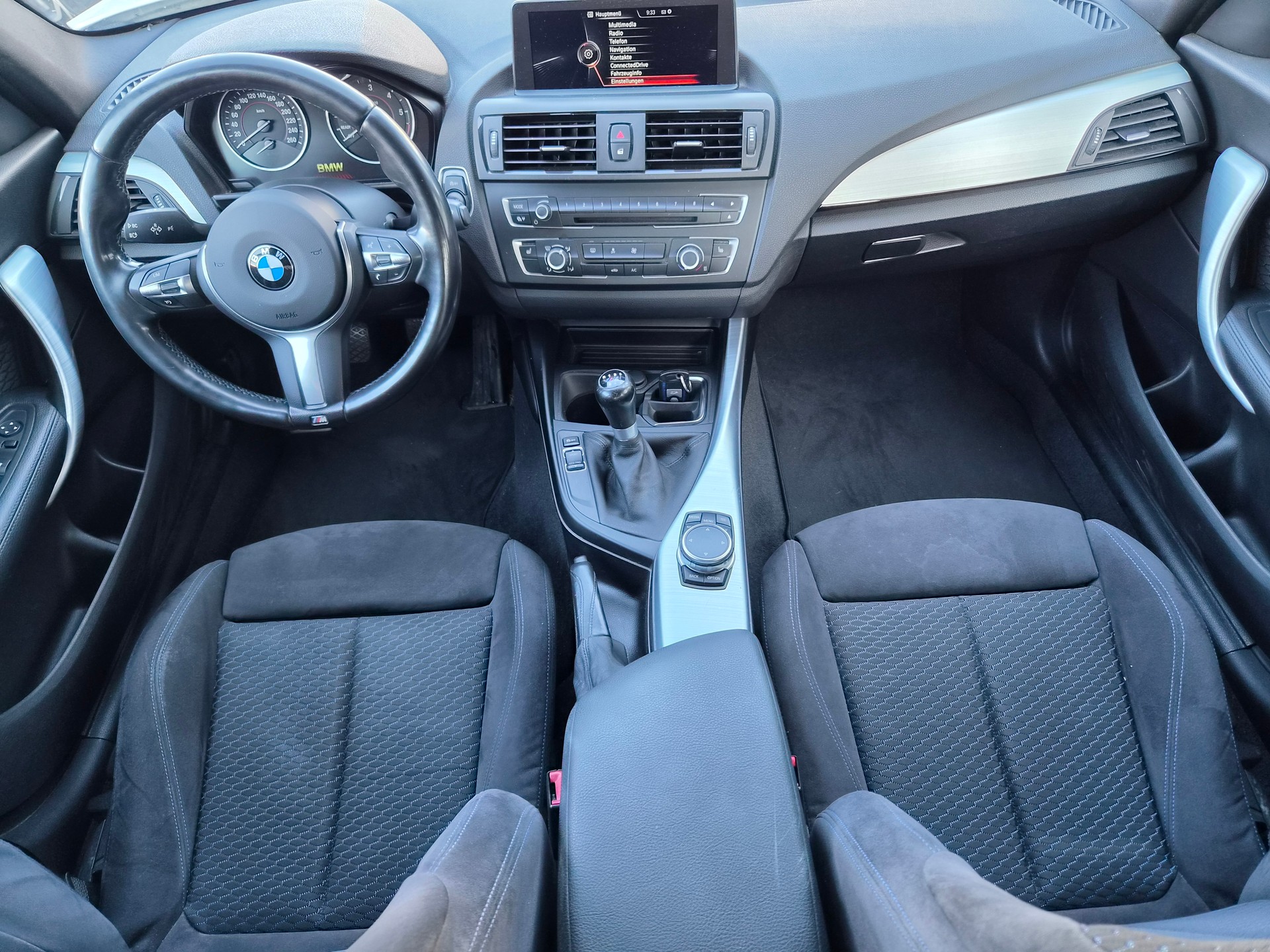 BMW 118d xDrive-image-9