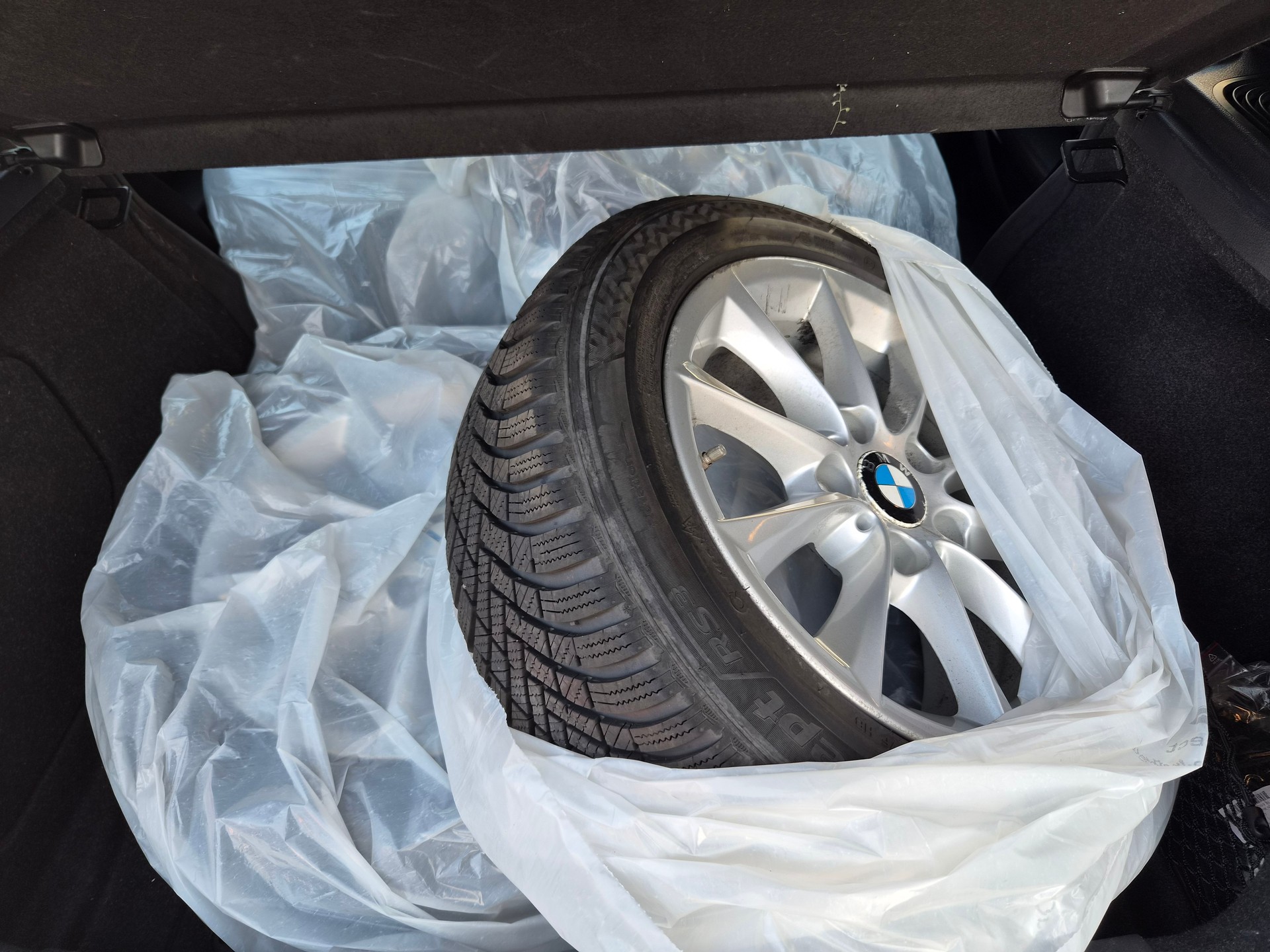 BMW 118d xDrive-image-10