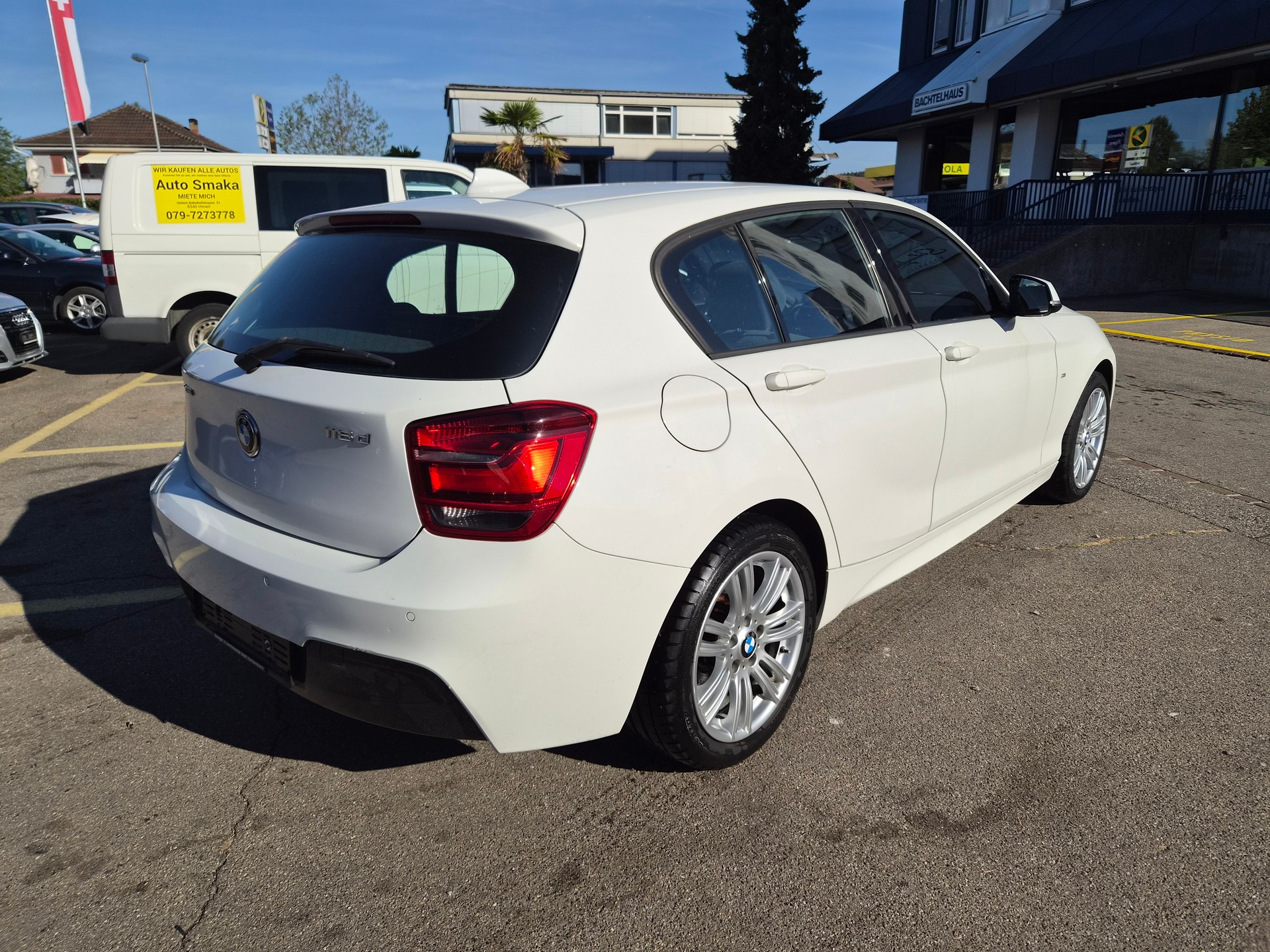 BMW 118d xDrive-image-6