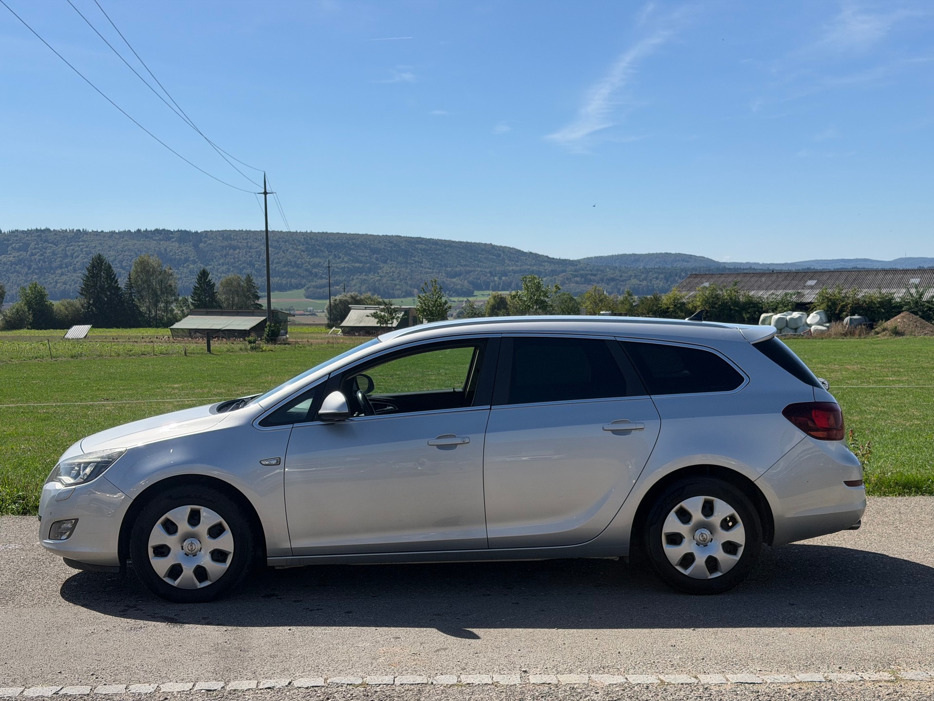 OPEL Astra SportsTourer 2.0 CDTi Enjoy-image-3