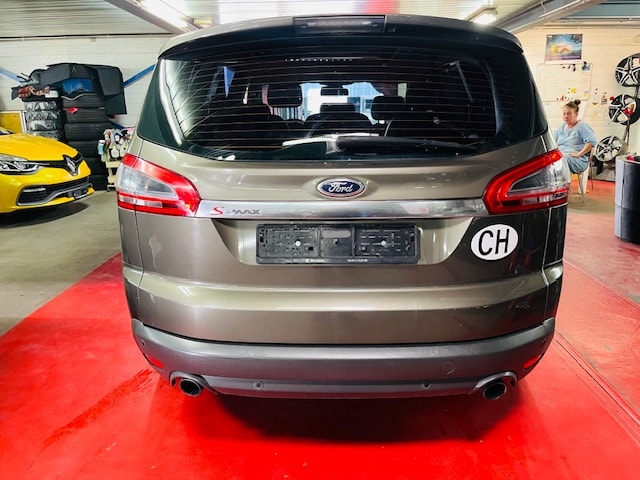 FORD S-Max 2.0 SCTi TitaniumS PowerShift-image-10