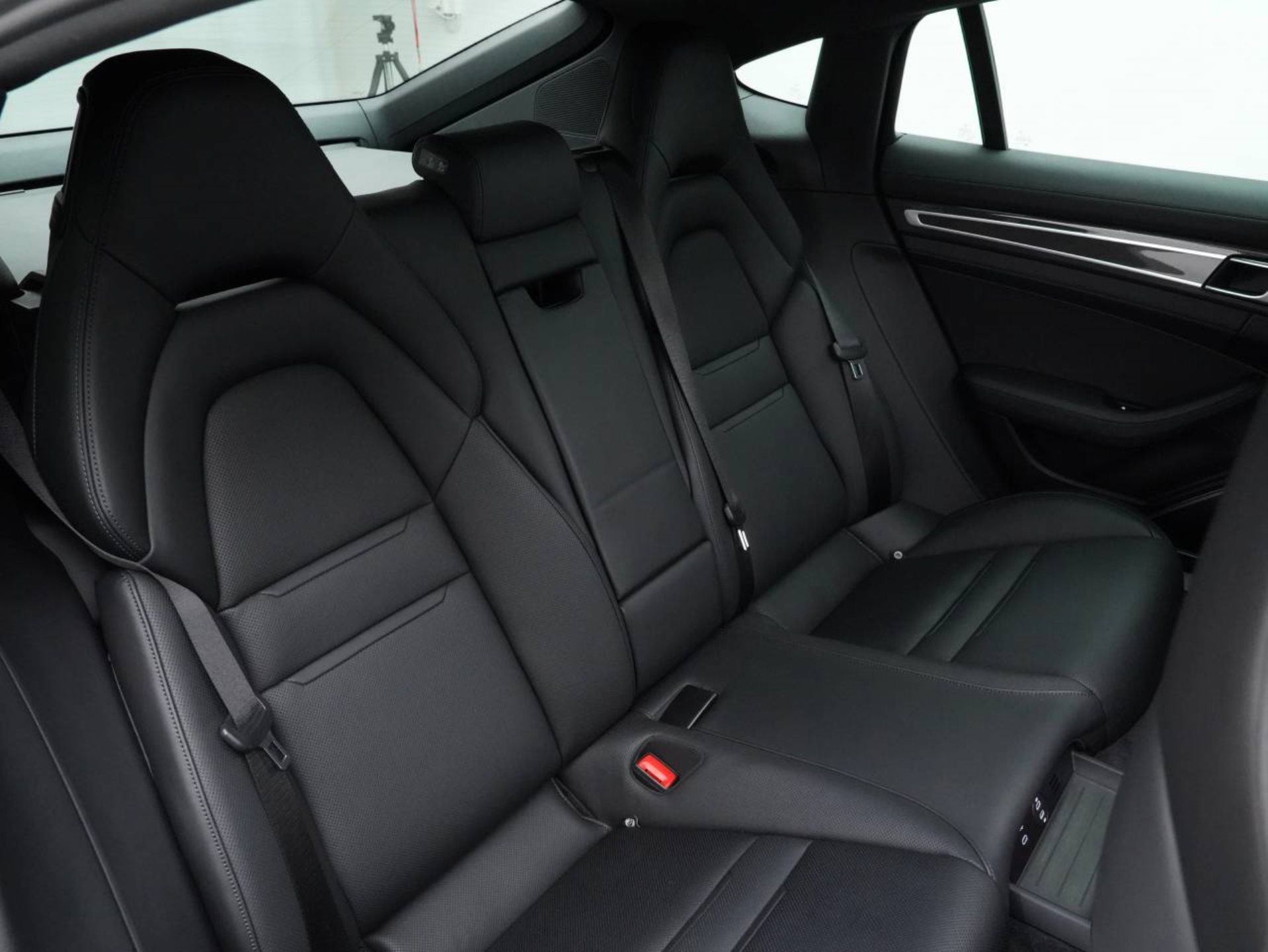 PORSCHE Panamera 4S E-Hybrid-image-30