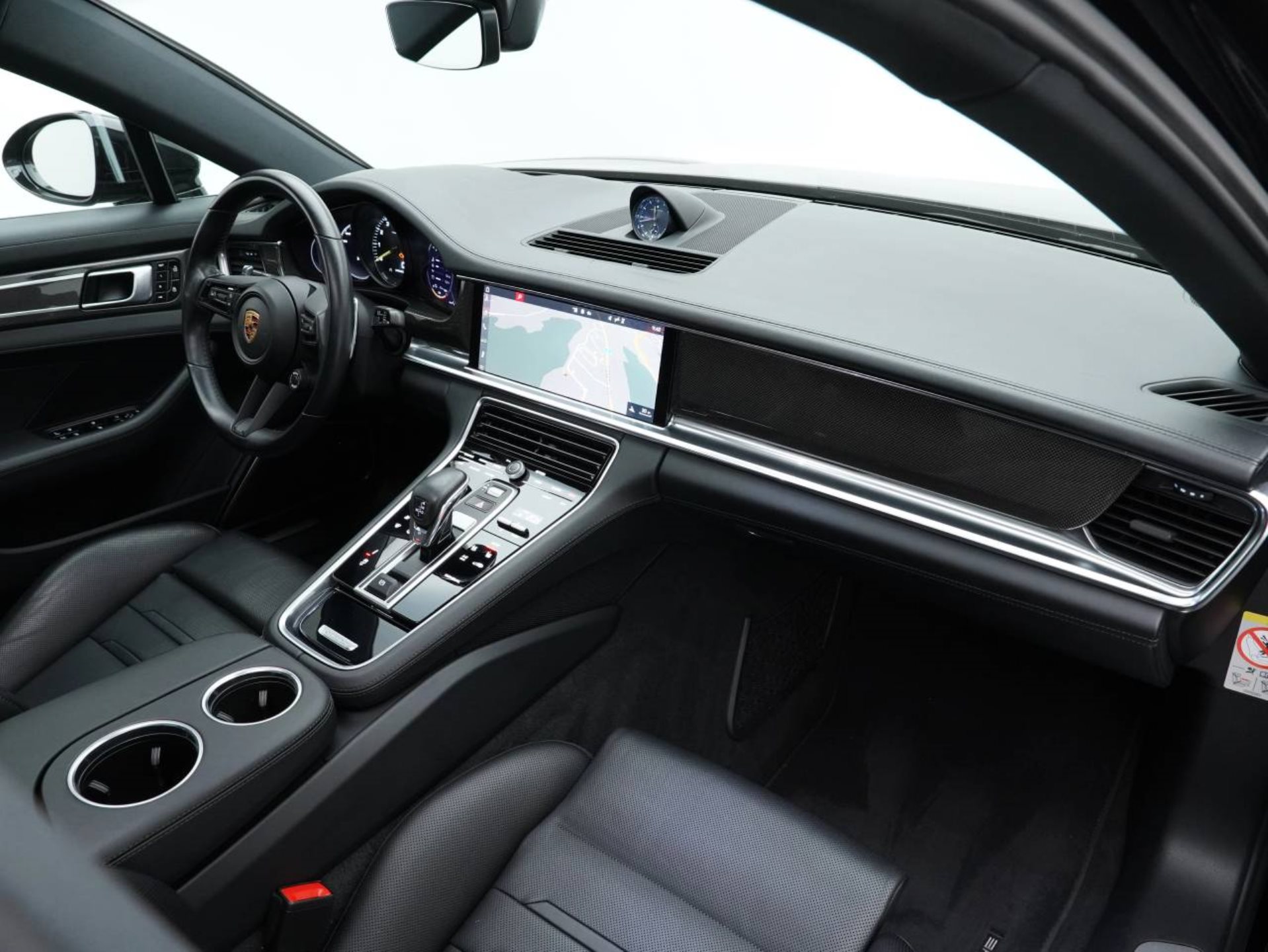 PORSCHE Panamera 4S E-Hybrid-image-24