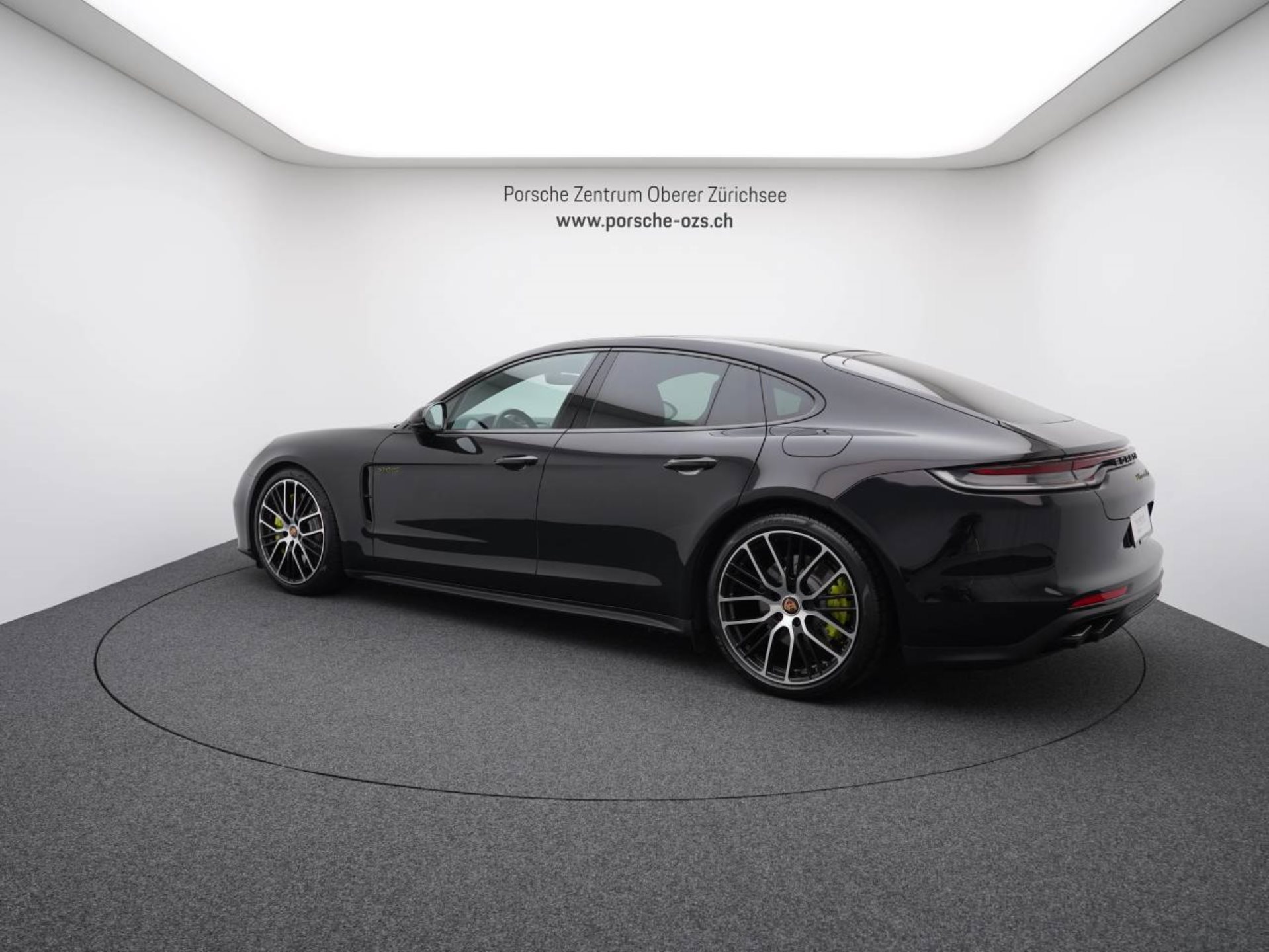 PORSCHE Panamera 4S E-Hybrid-image-2