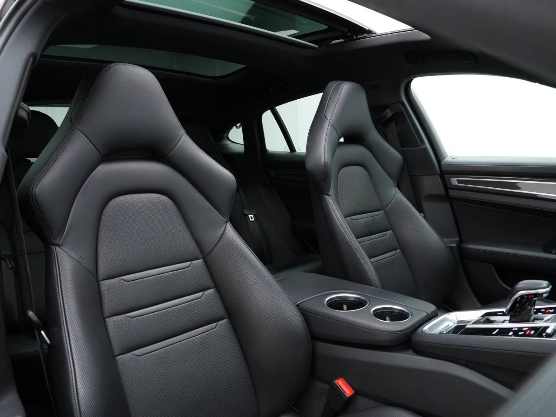 PORSCHE Panamera 4S E-Hybrid-image-26