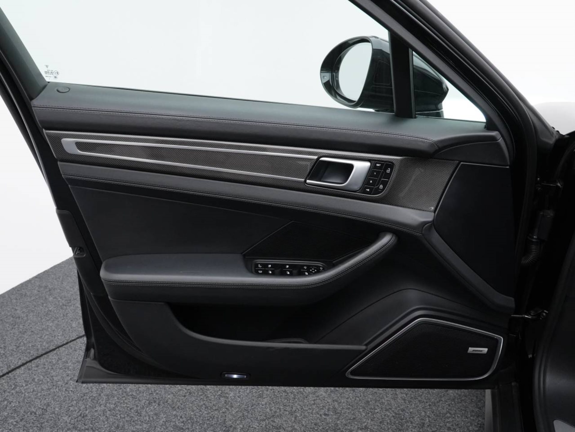 PORSCHE Panamera 4S E-Hybrid-image-20