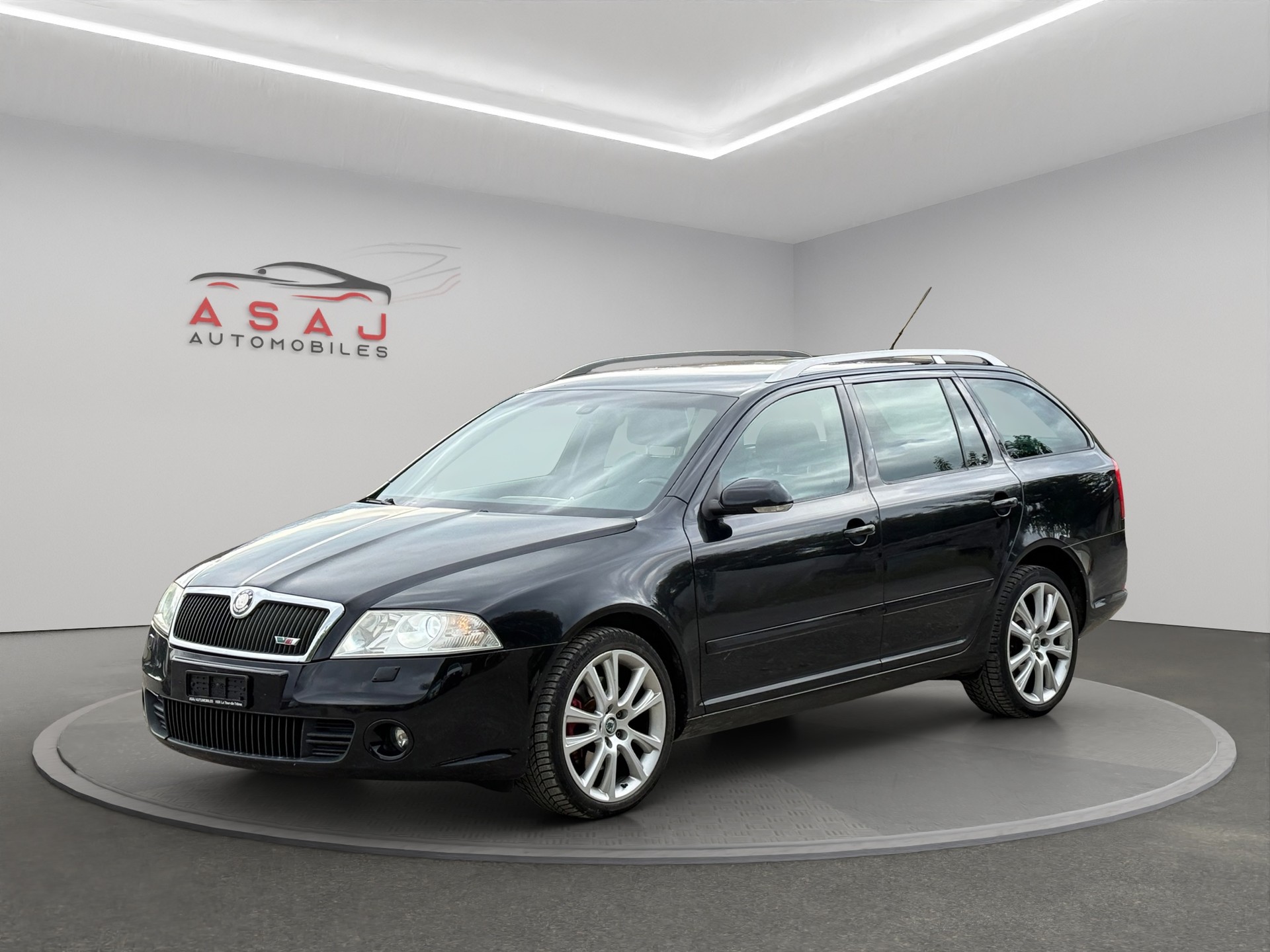 SKODA Octavia 2.0 TDI RS DSG-image-2