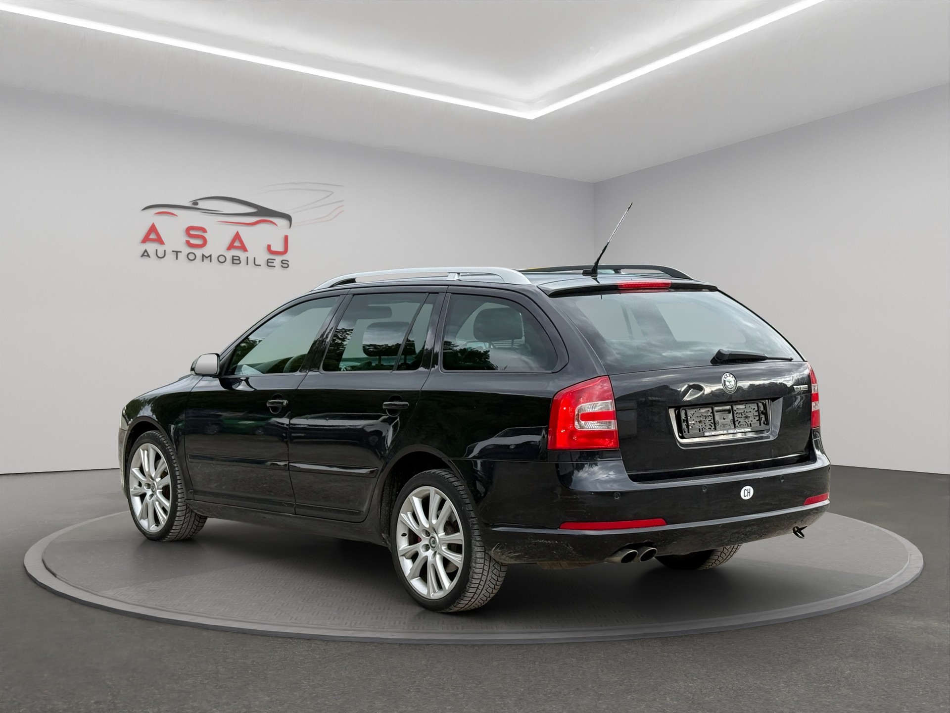 SKODA Octavia 2.0 TDI RS DSG-image-4