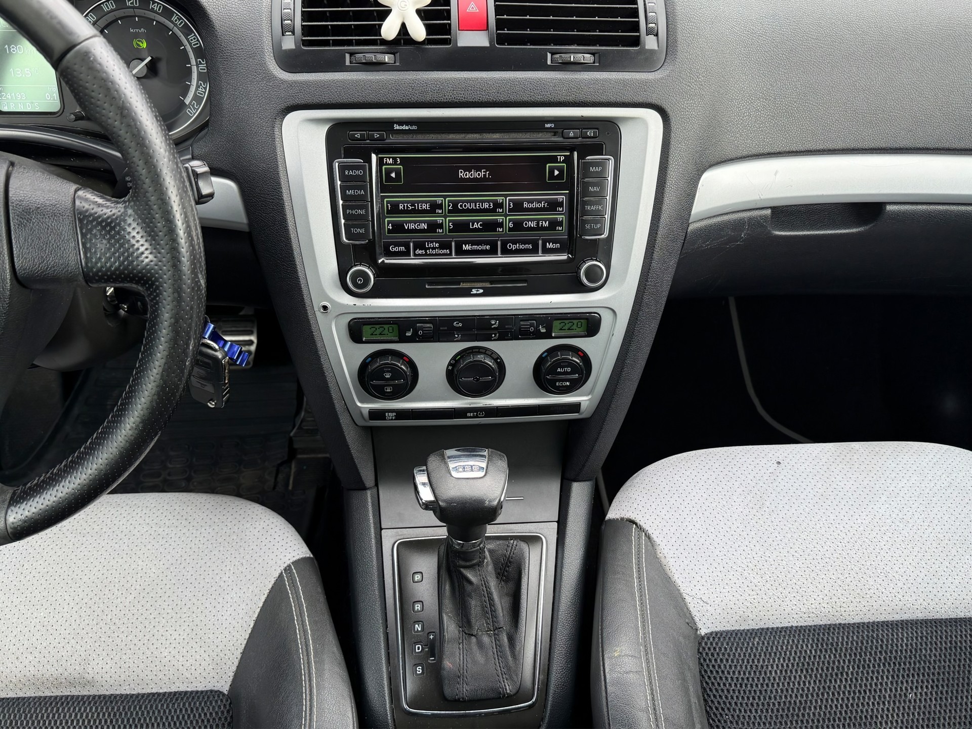 SKODA Octavia 2.0 TDI RS DSG-image-10