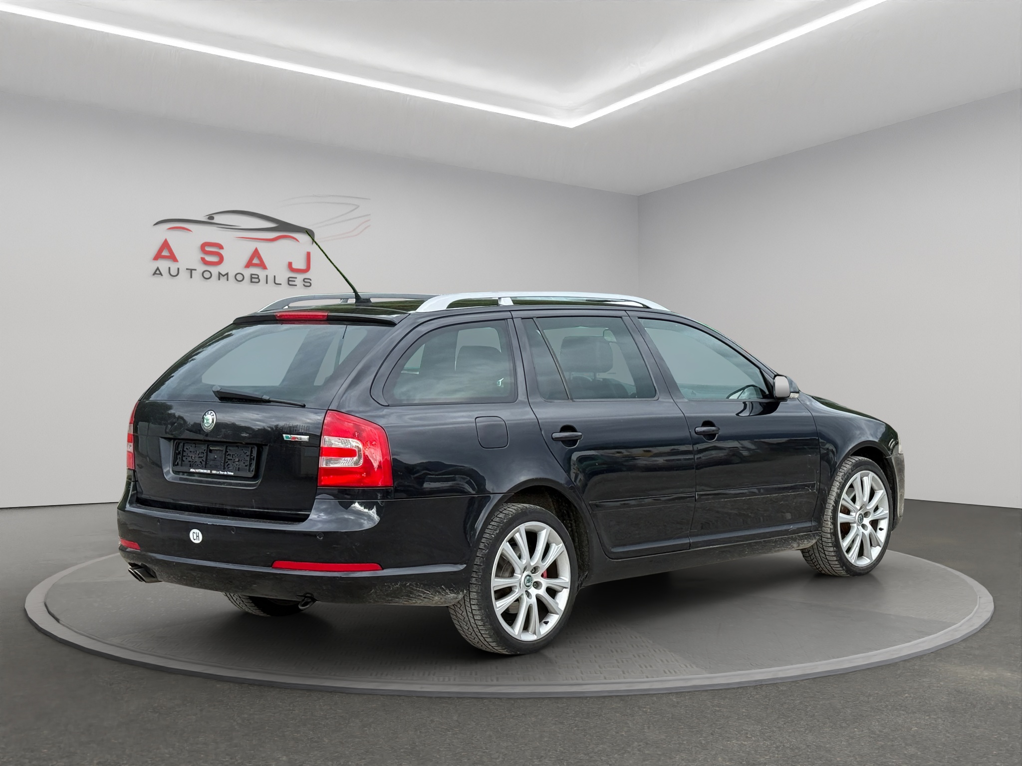 SKODA Octavia 2.0 TDI RS DSG — slika 7