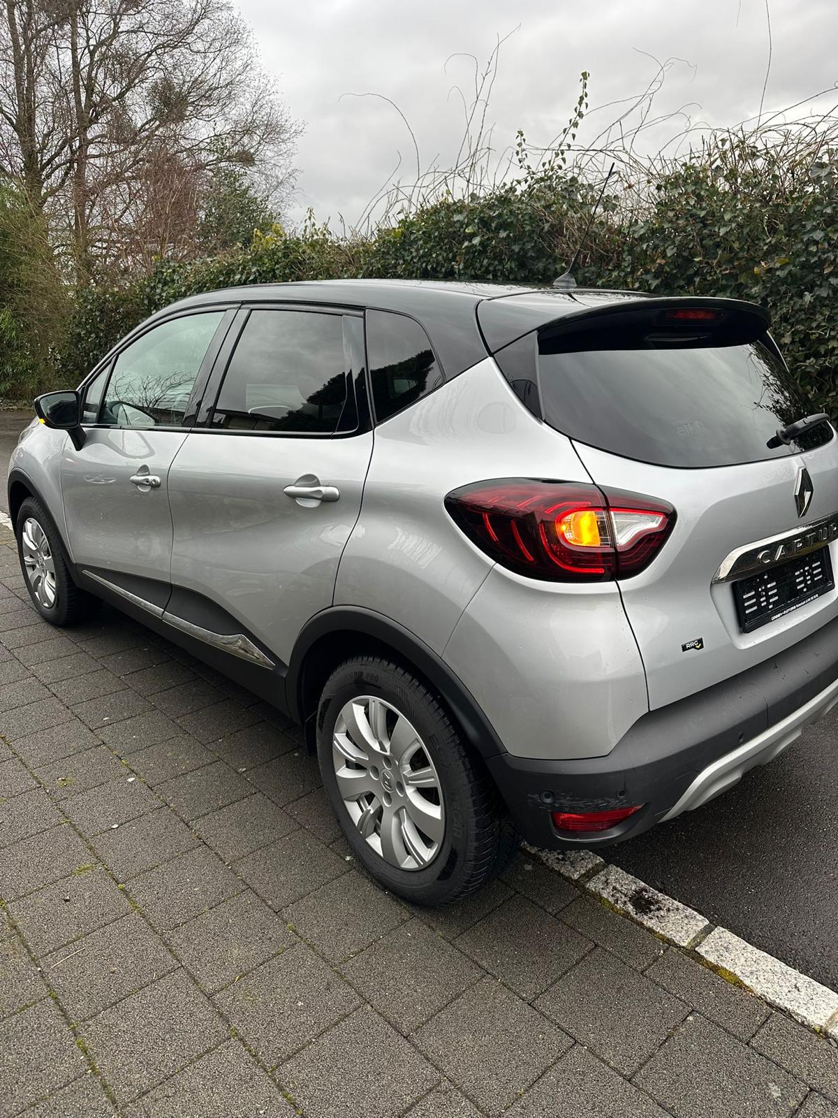 RENAULT Captur 1.2 T 16V Outdoor EDC-image-2