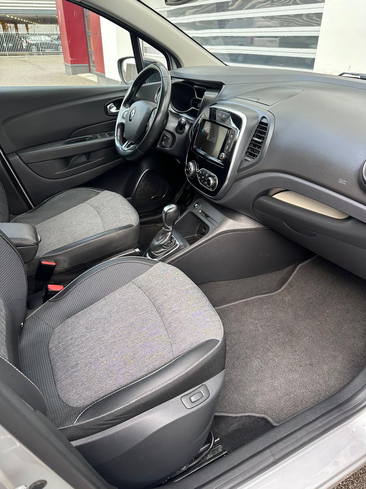 RENAULT Captur 1.2 T 16V Outdoor EDC-image-4