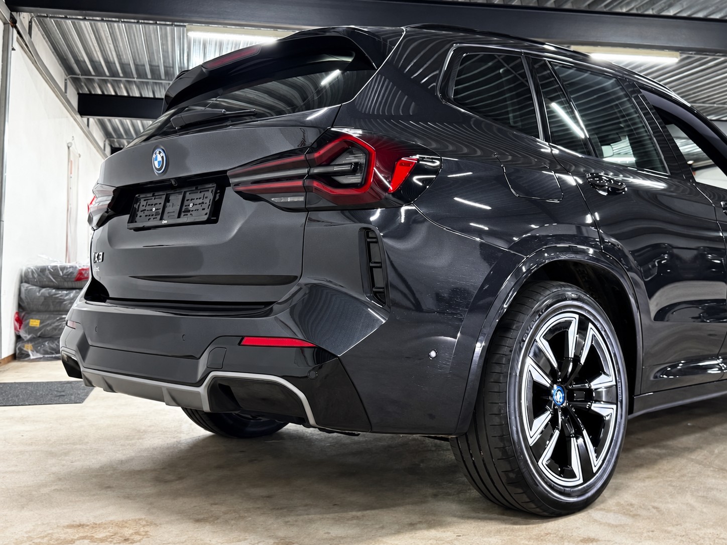 BMW iX3 Inspiring M-Sport 286PS Facelift-image-5