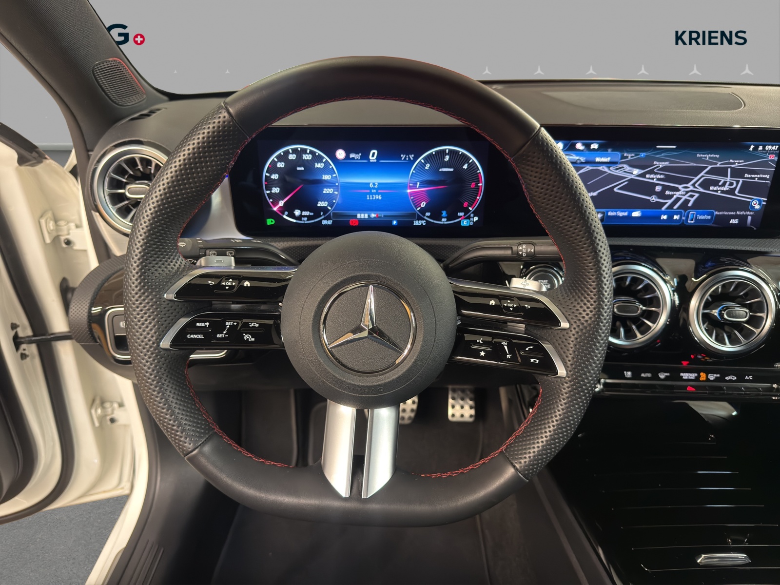 MERCEDES-BENZ A 220 d - AMG / 360 Grad Kamera / Multibeam LED / AHK / Ambiente-Licht-image-9