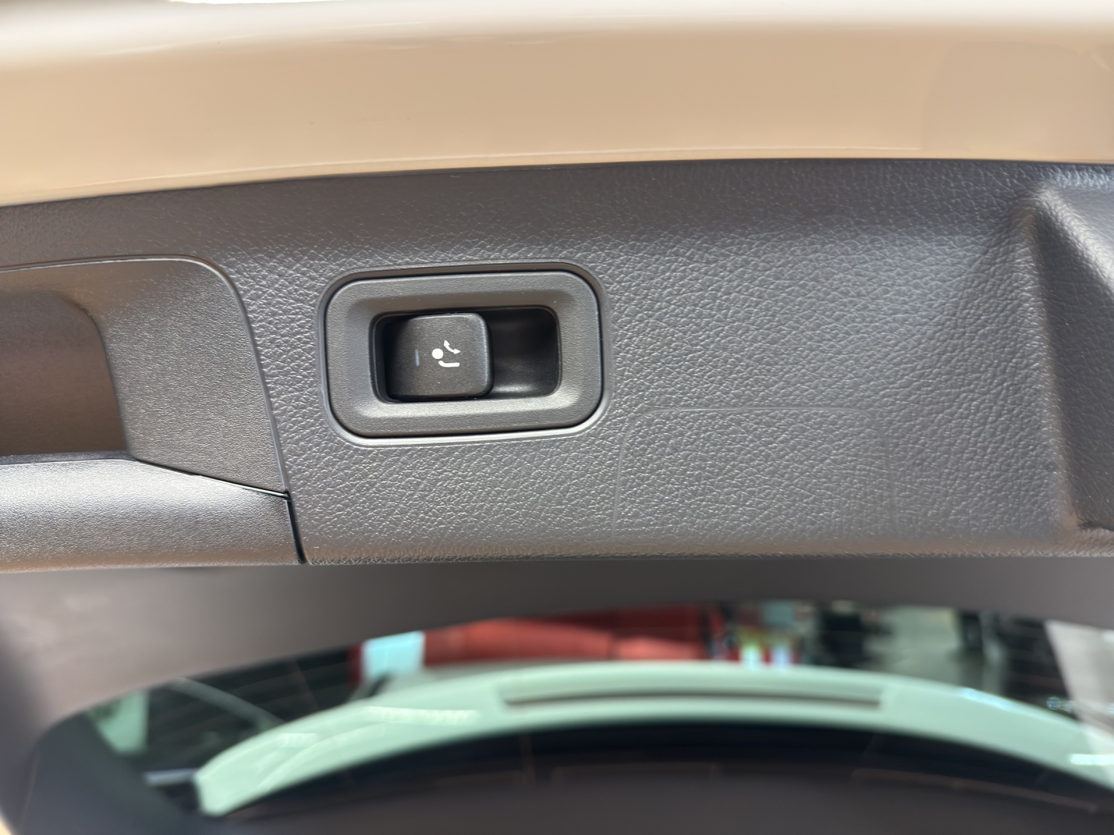 MERCEDES-BENZ A 220 d - AMG / 360 Grad Kamera / Multibeam LED / AHK / Ambiente-Licht-image-15