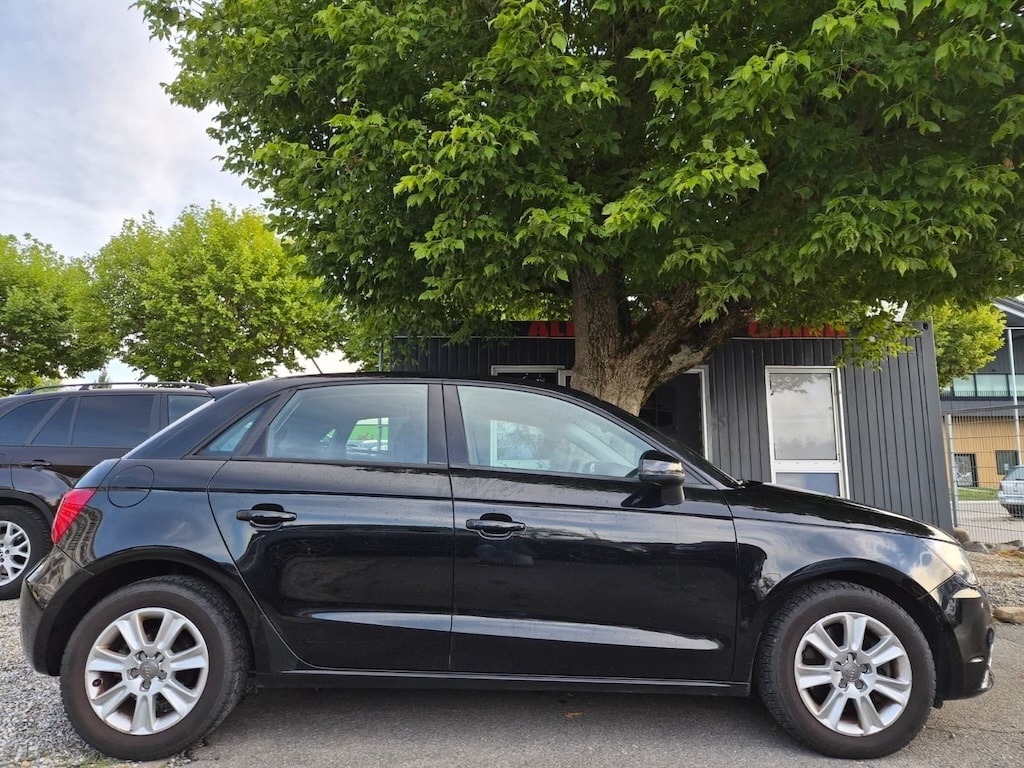 AUDI A1 Sportback 1.4 TFSI Attraction S-tronic-image-6