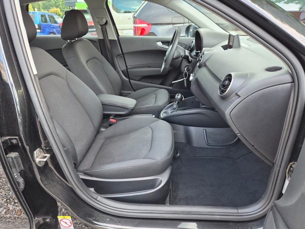 AUDI A1 Sportback 1.4 TFSI Attraction S-tronic-image-9