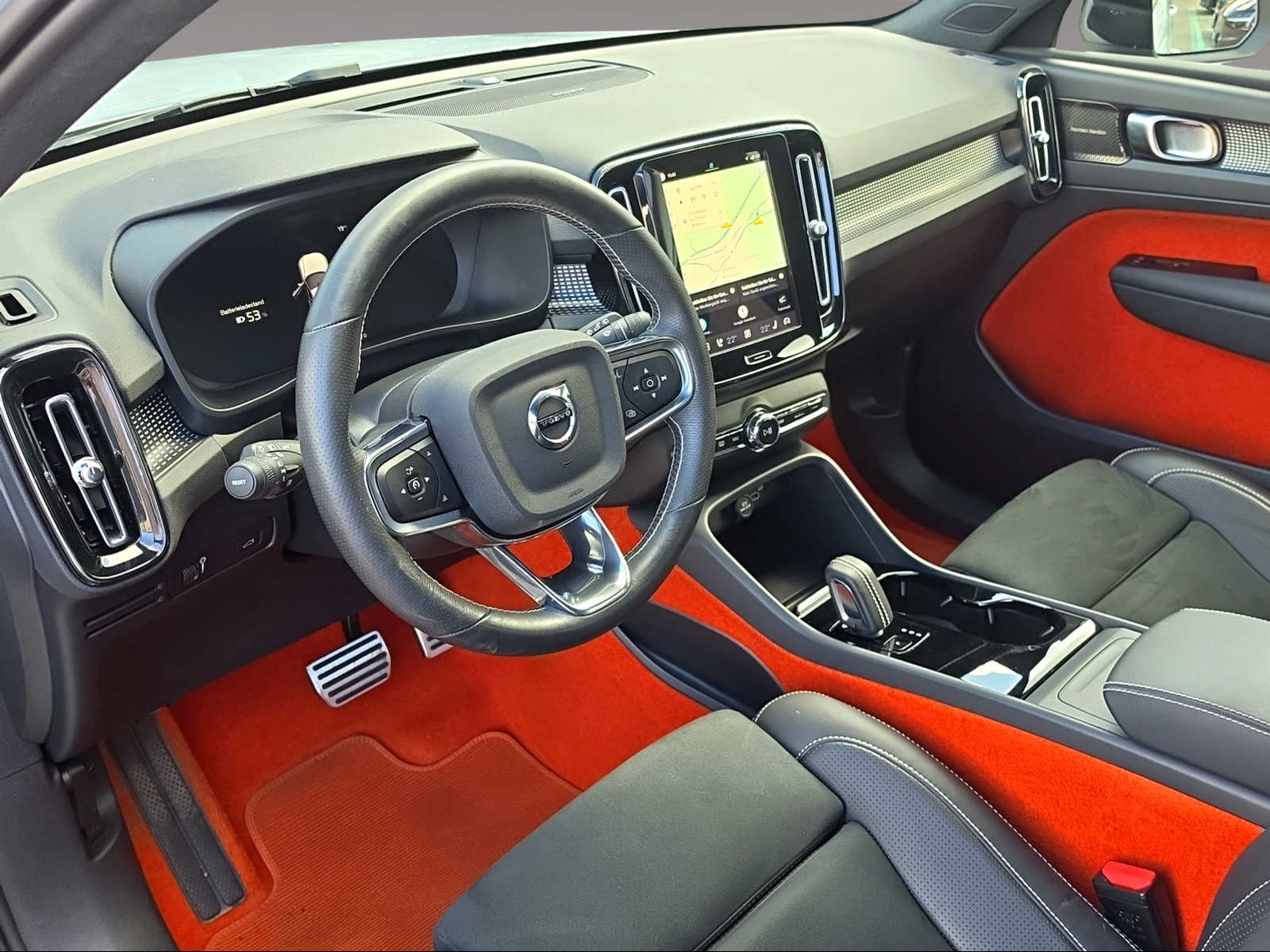 VOLVO XC40 P8 Twin R-Design AWD-image-8