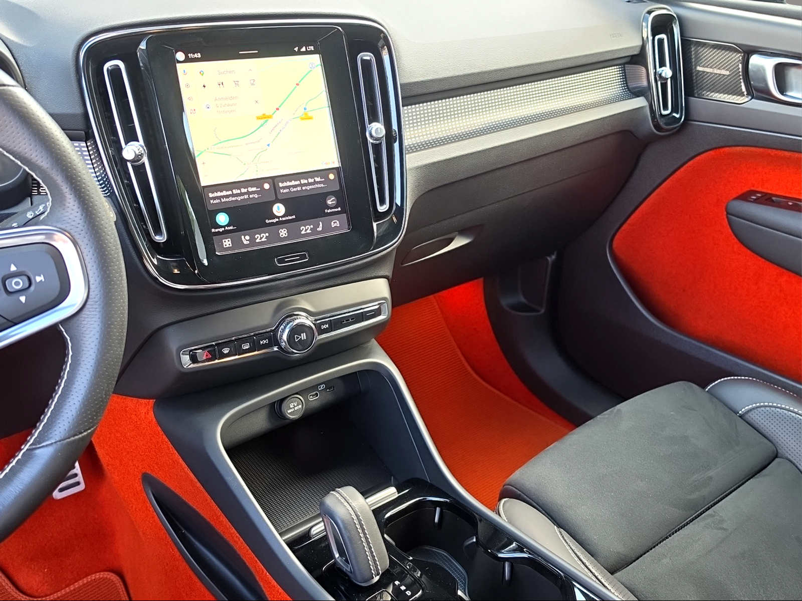 VOLVO XC40 P8 Twin R-Design AWD-image-11