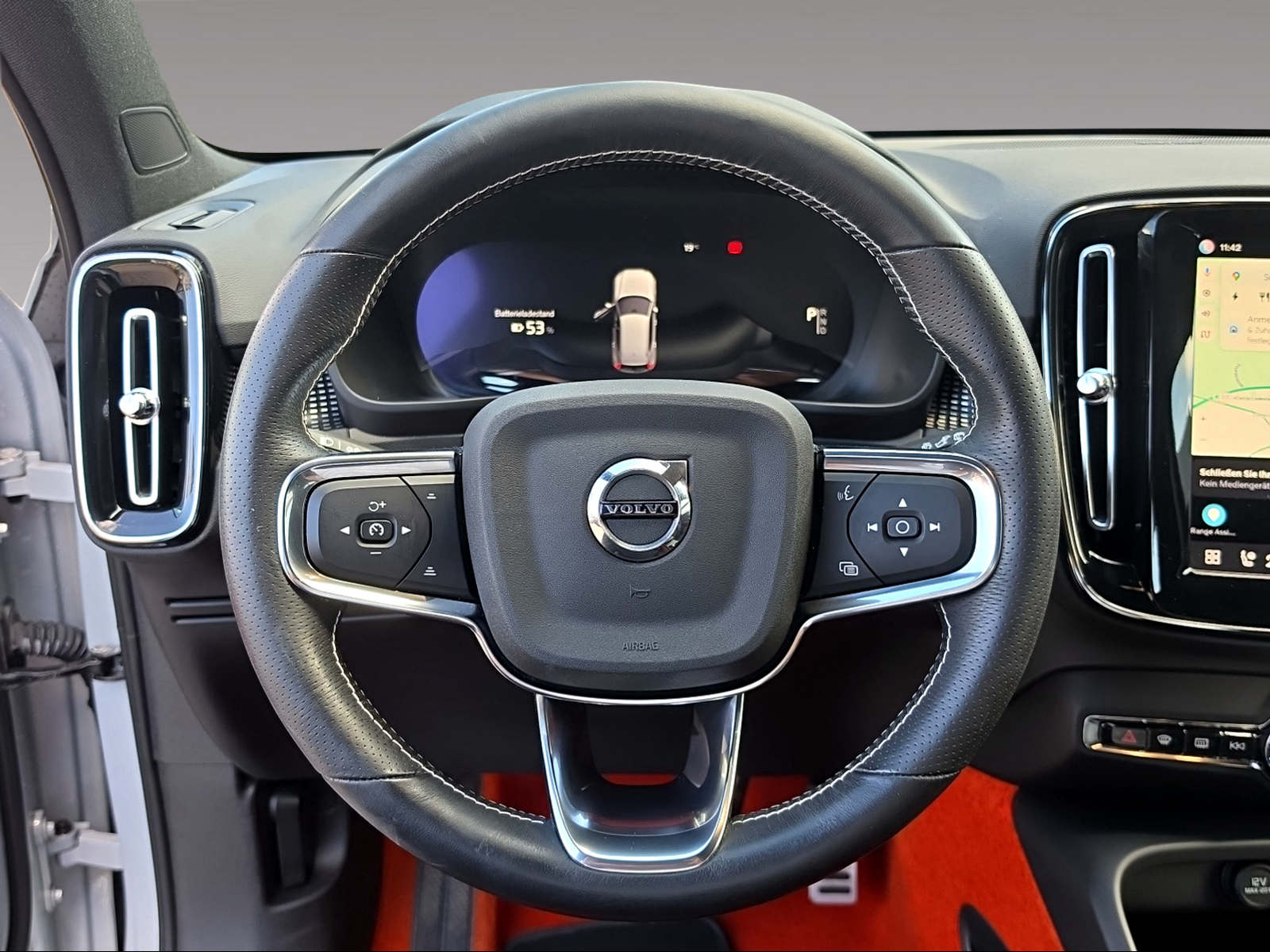 VOLVO XC40 P8 Twin R-Design AWD-image-9