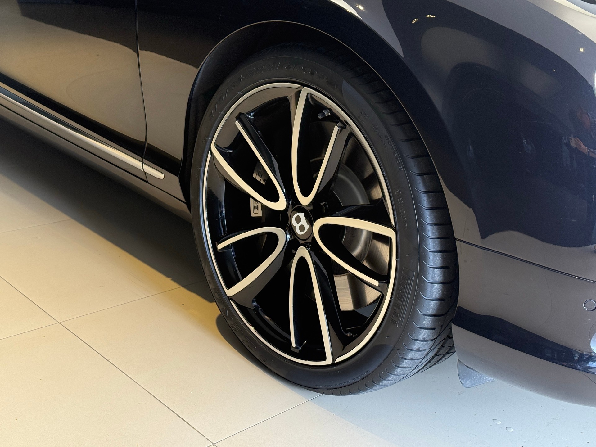 BENTLEY Continental GT 6.0 W12-image-10