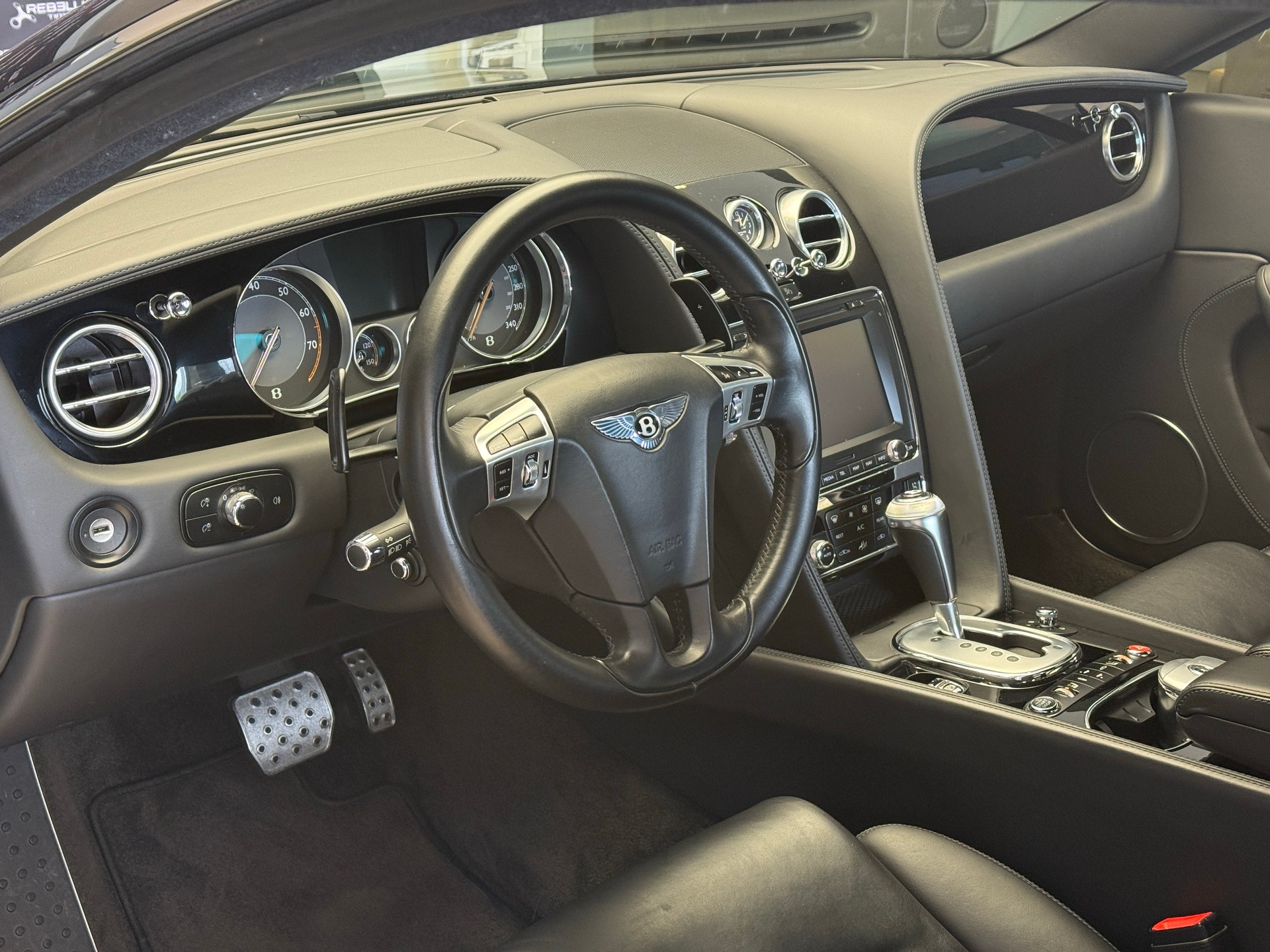 BENTLEY Continental GT 6.0 W12-image-12