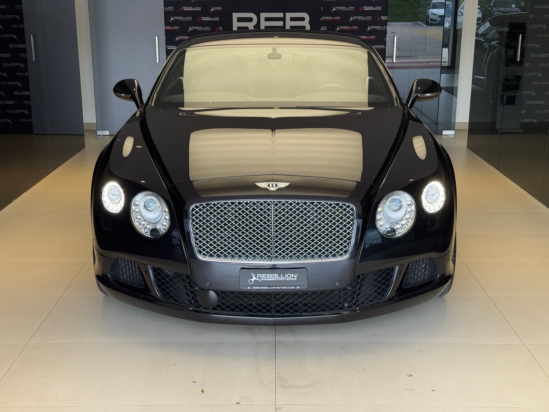 BENTLEY Continental GT 6.0 W12-showroom-element-1