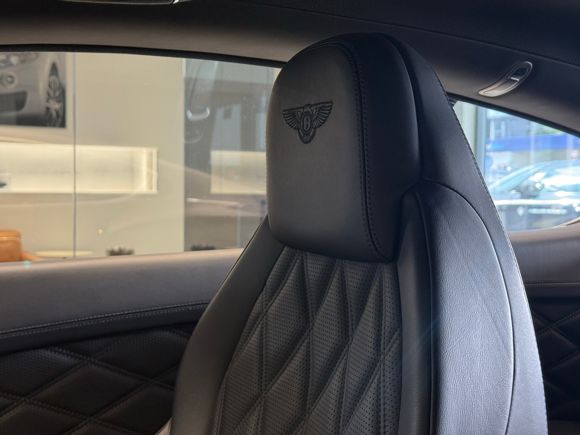 BENTLEY Continental GT 6.0 W12-image-16