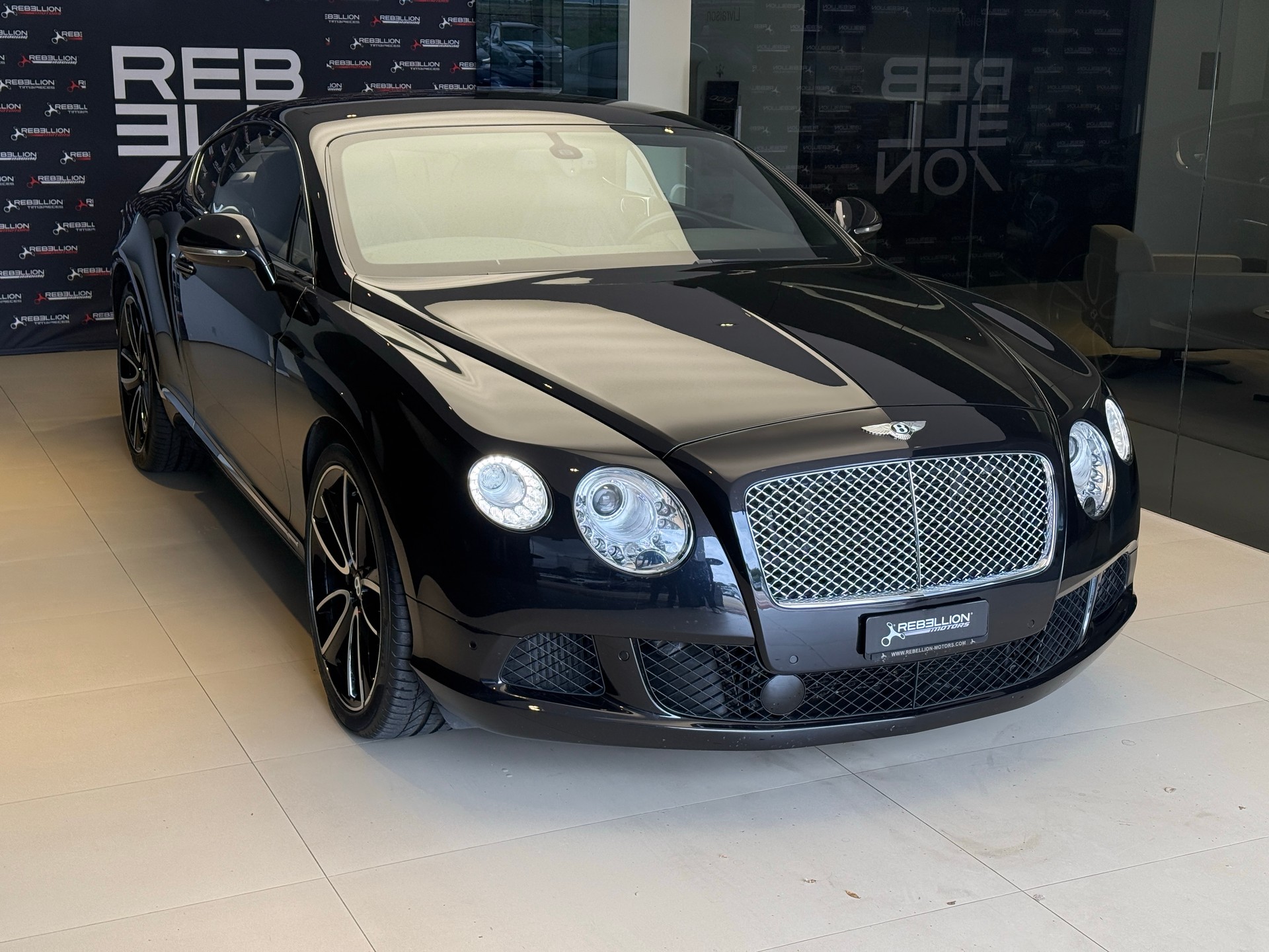 BENTLEY Continental GT 6.0 W12-showroom-element-2