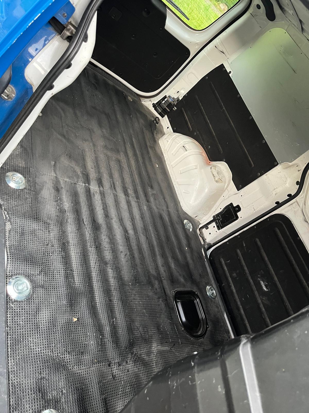 HYUNDAI Cargo-image-5