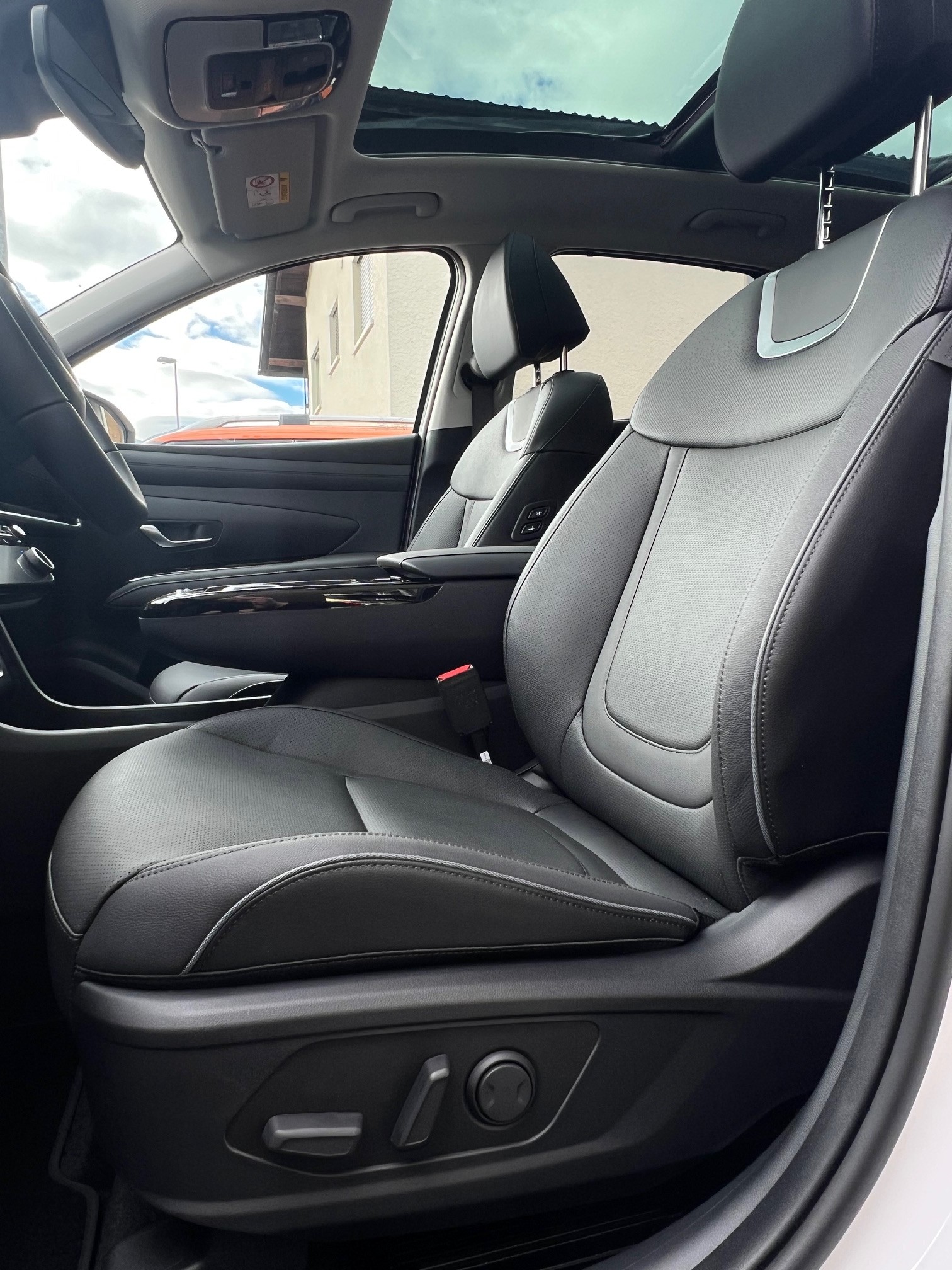 HYUNDAI Tucson 1.6 TGDI PHEV Vertex Swiss Edition 4WD-image-13