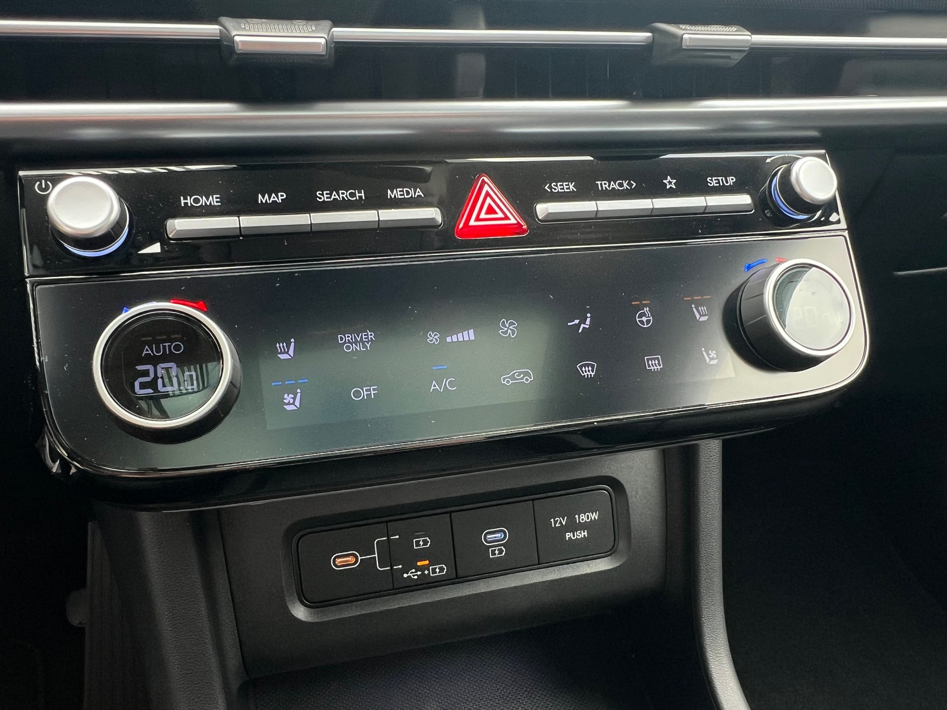 HYUNDAI Tucson 1.6 TGDI PHEV Vertex Swiss Edition 4WD-image-17