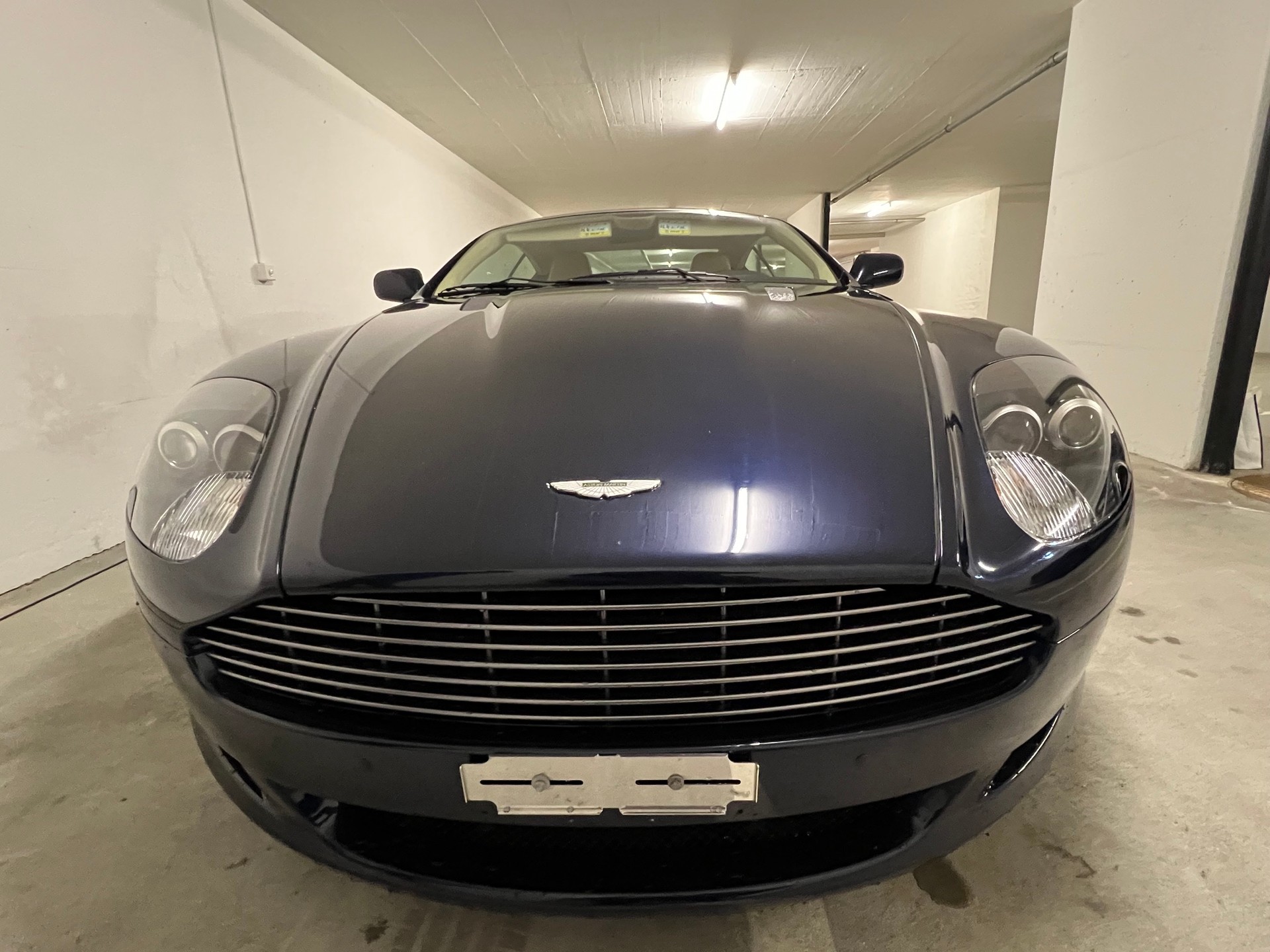 ASTON MARTIN DB9-image-0