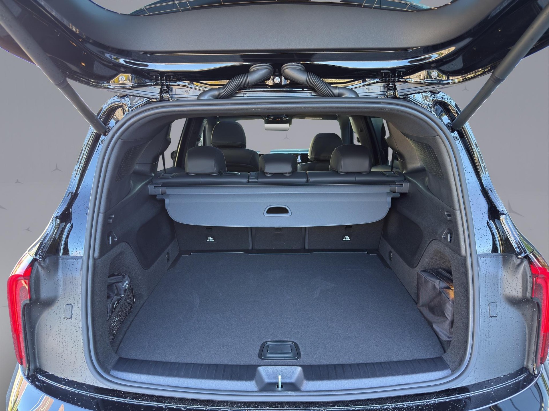 MERCEDES-BENZ GLB 220 4matic-image-17