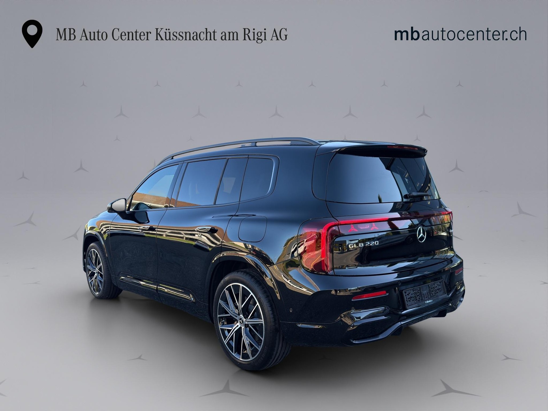 MERCEDES-BENZ GLB 220 4matic-image-3