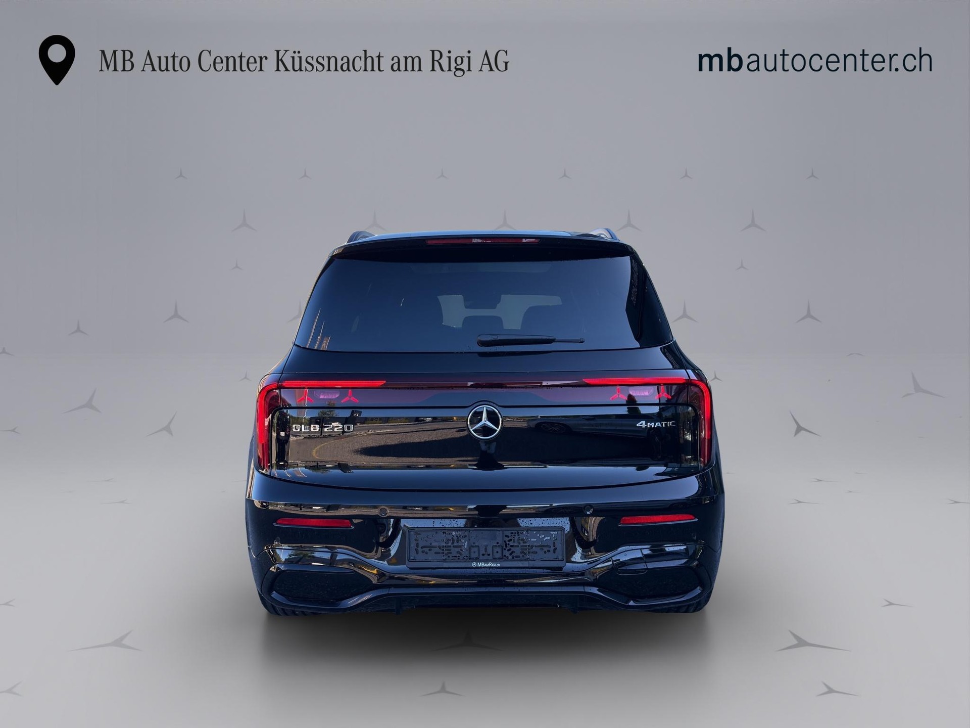 MERCEDES-BENZ GLB 220 4matic-image-4