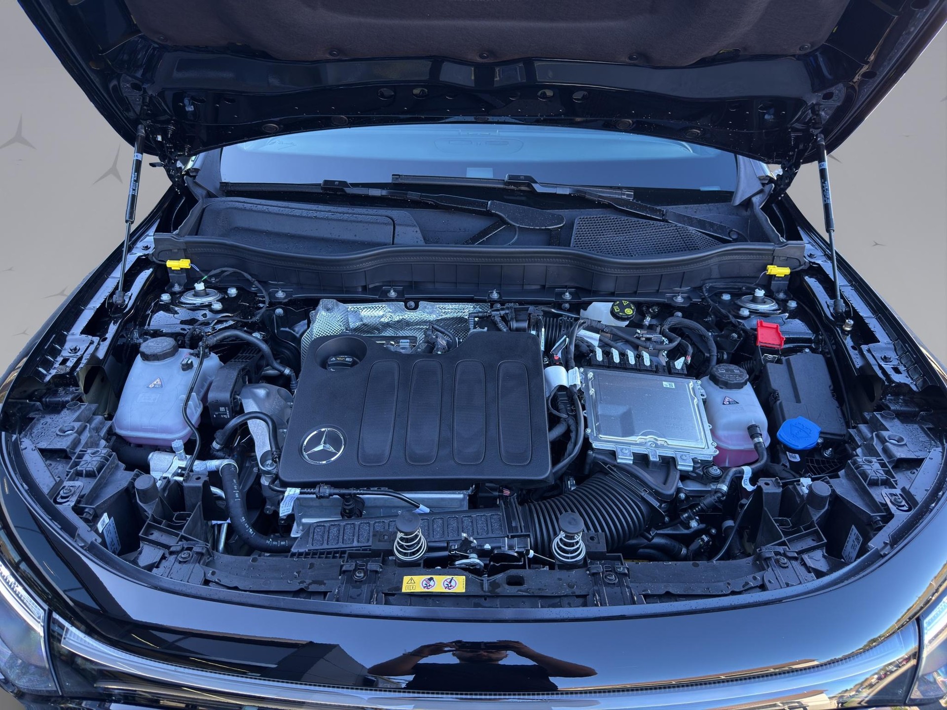 MERCEDES-BENZ GLB 220 4matic-image-18