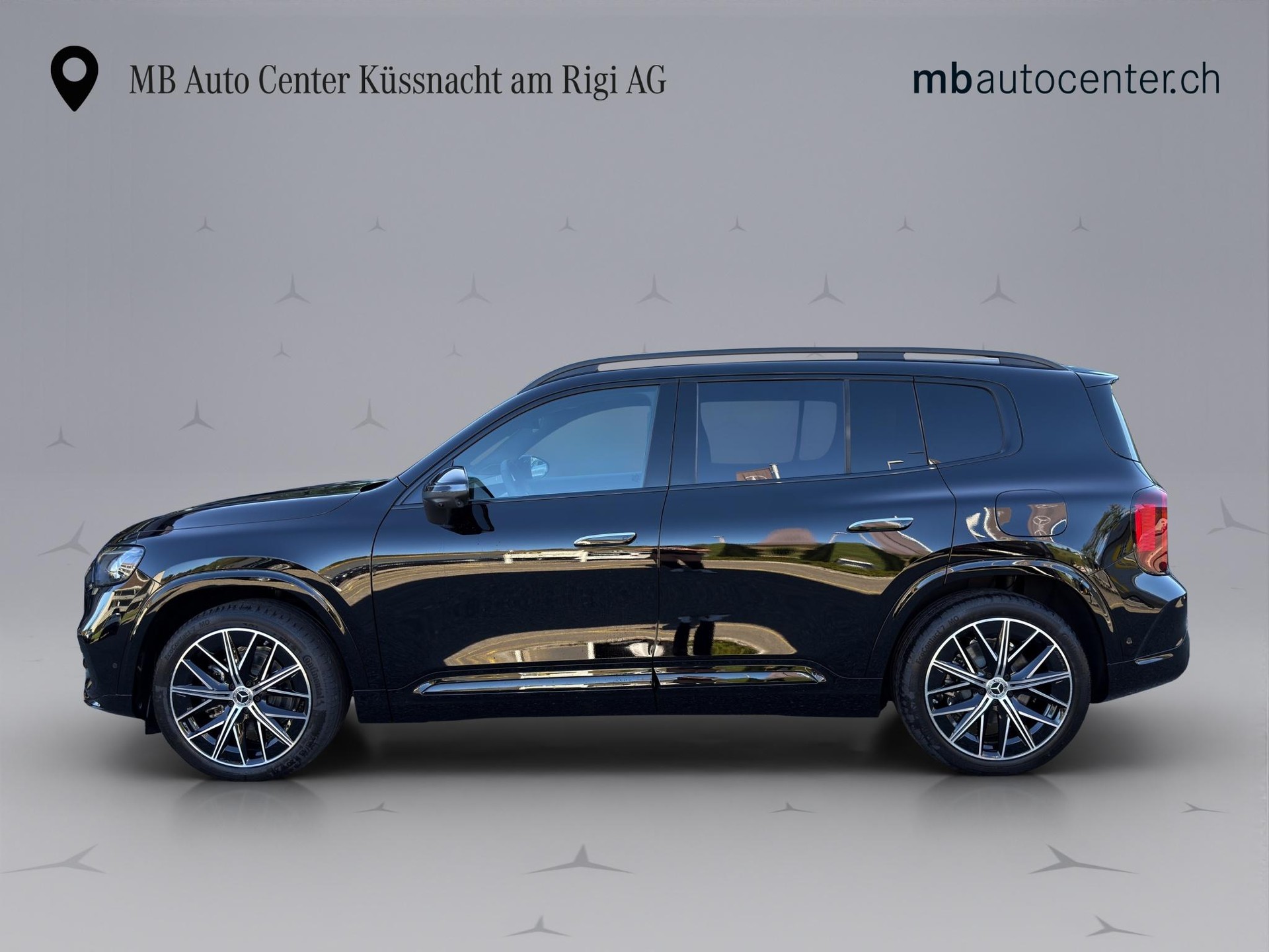 MERCEDES-BENZ GLB 220 4matic-image-2