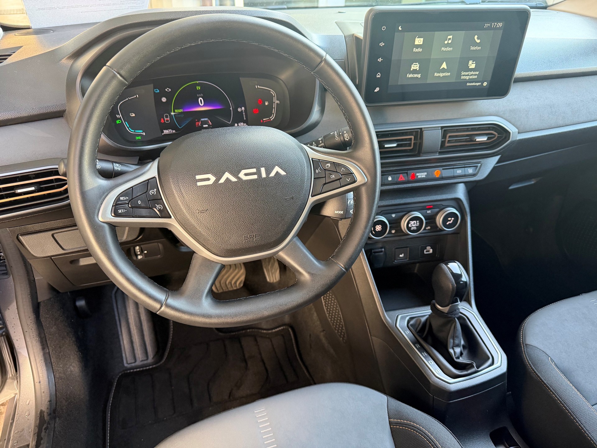 DACIA Jogger HEV 140 Extreme-image-6