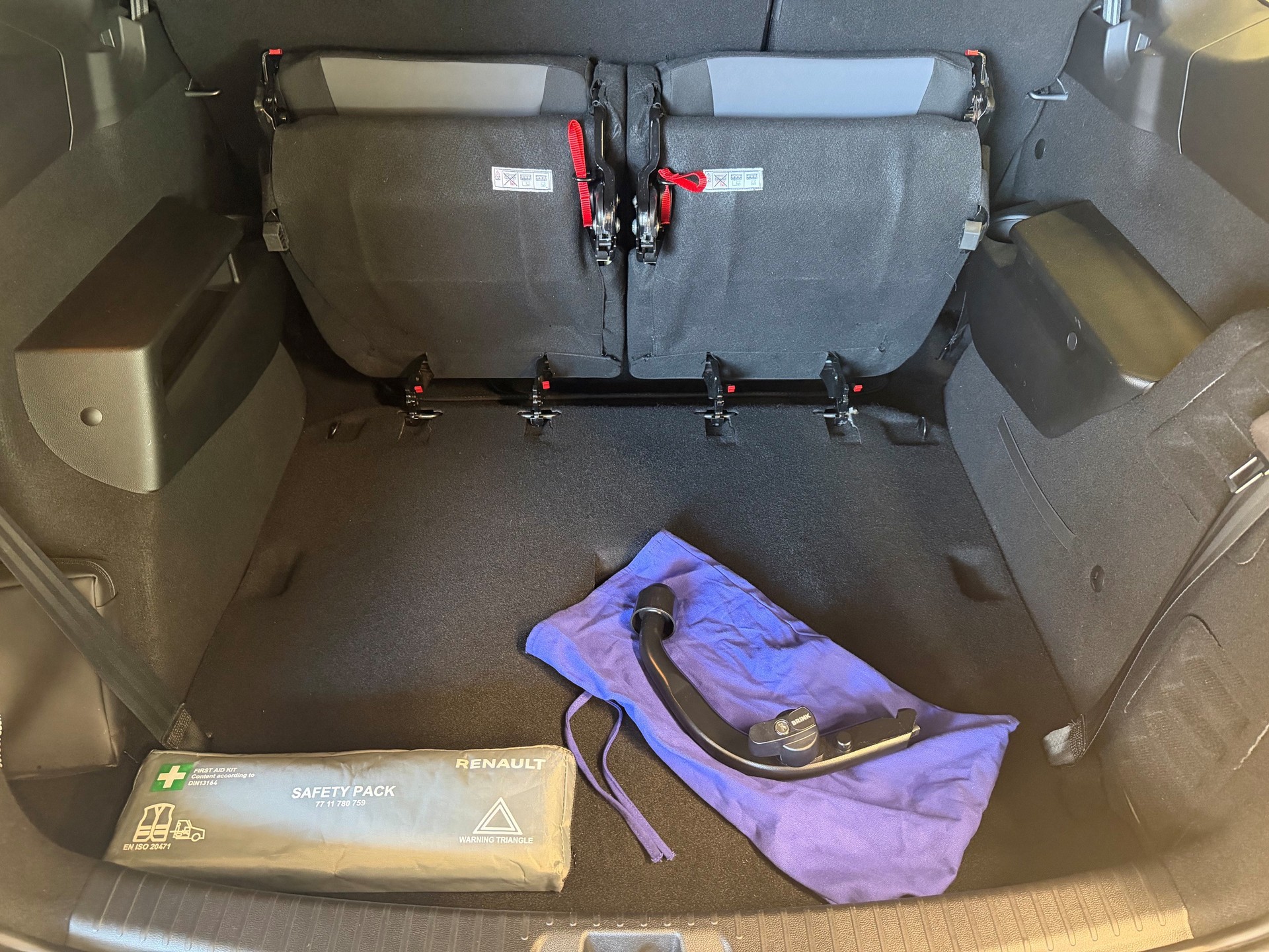 DACIA Jogger HEV 140 Extreme-image-11