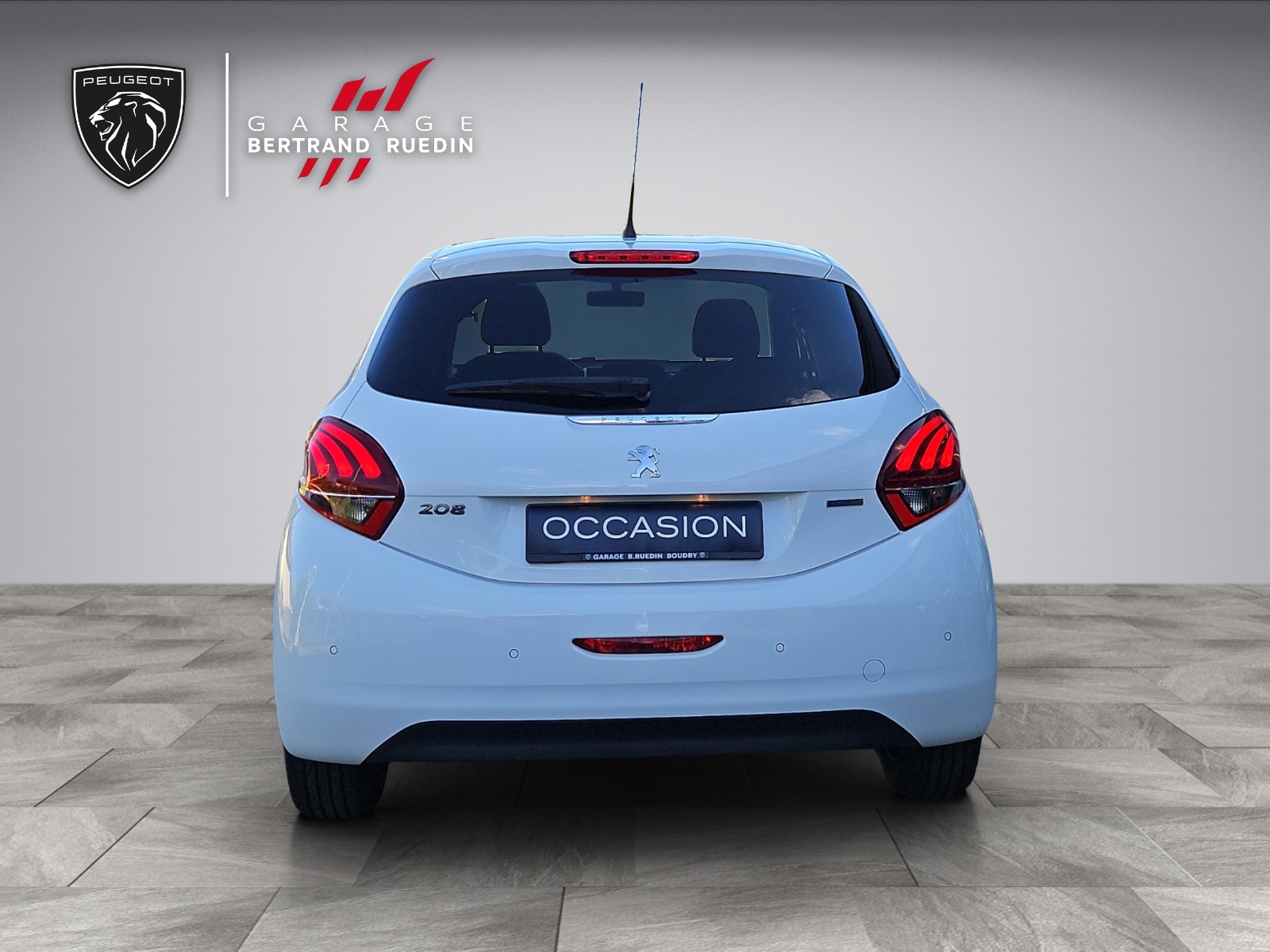PEUGEOT 208 1.2 PureTech Style-image-8